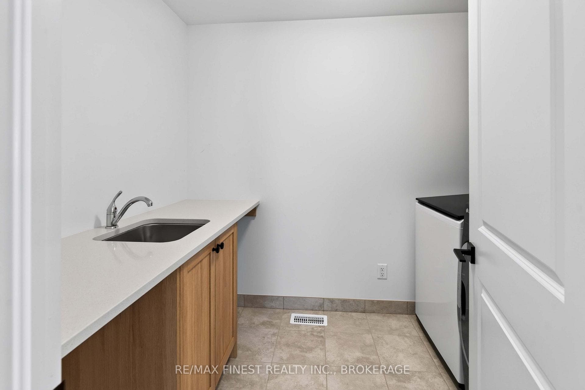 1283 Delancey Drive photo 32
