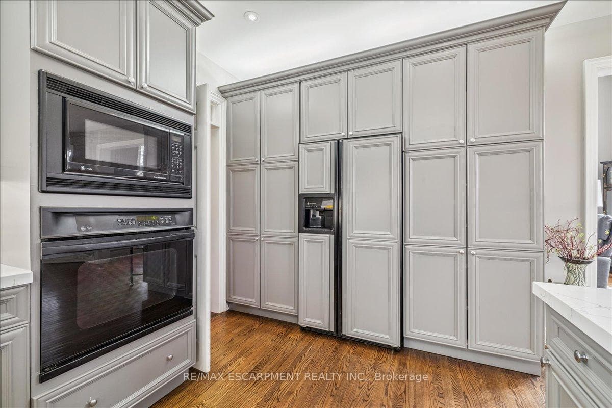 2359 Woodfield Road photo 16