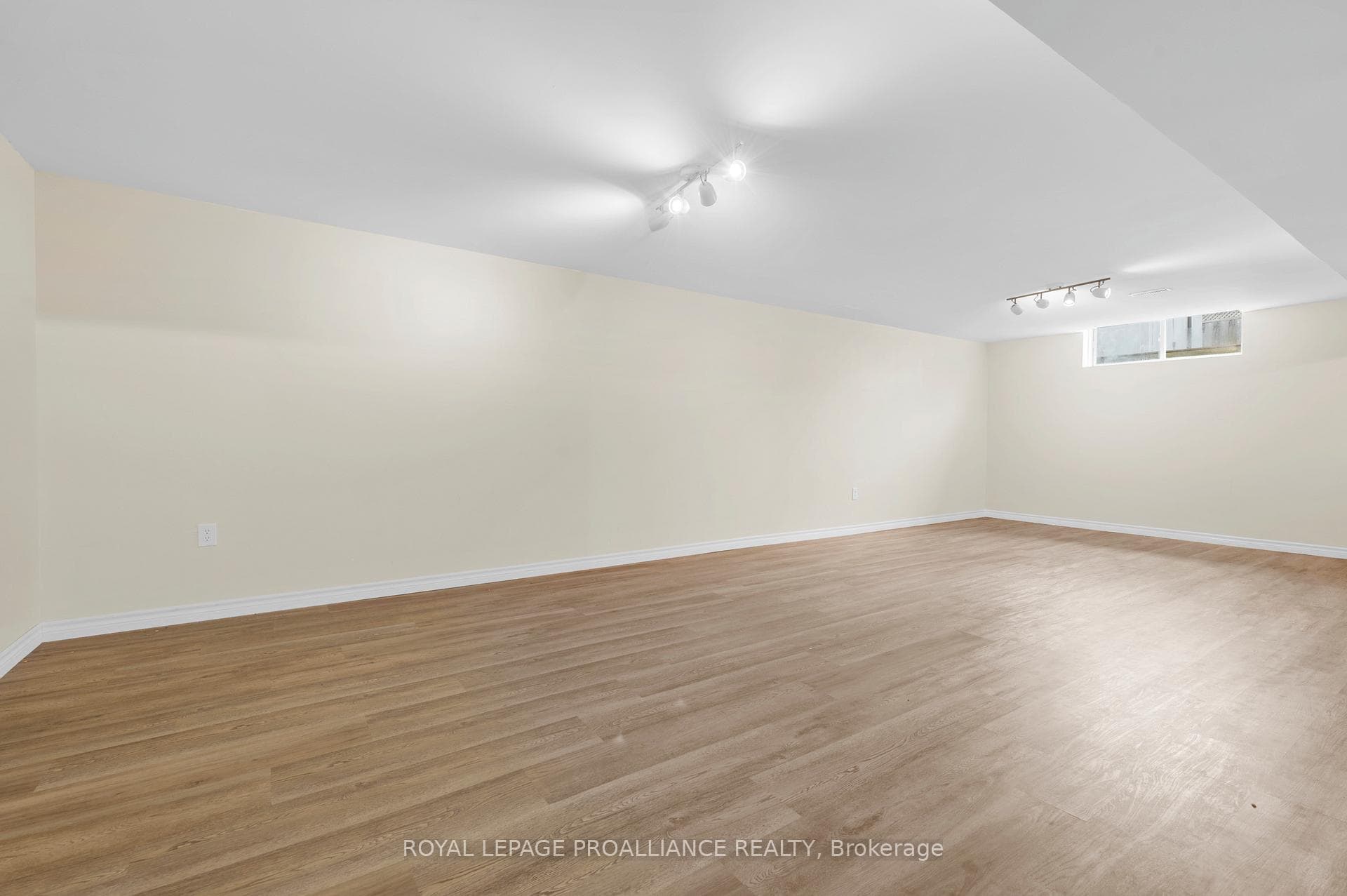 91 Hickory Grove photo 32