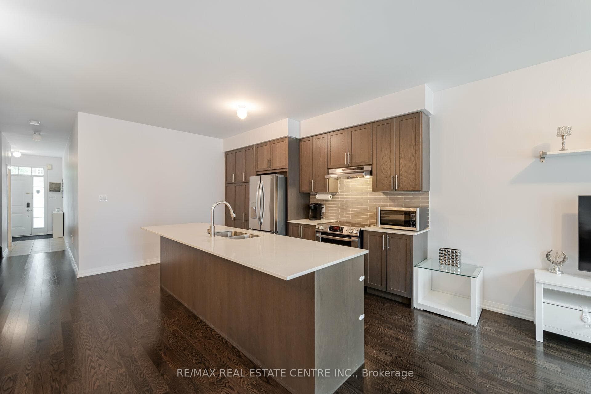 59 Henry Crescent photo 11