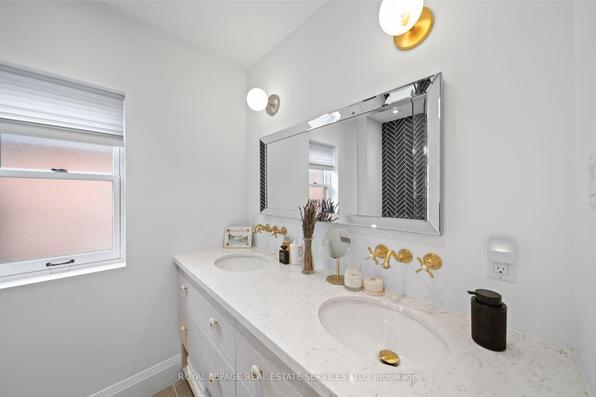 114 Humbervale Boulevard photo 18