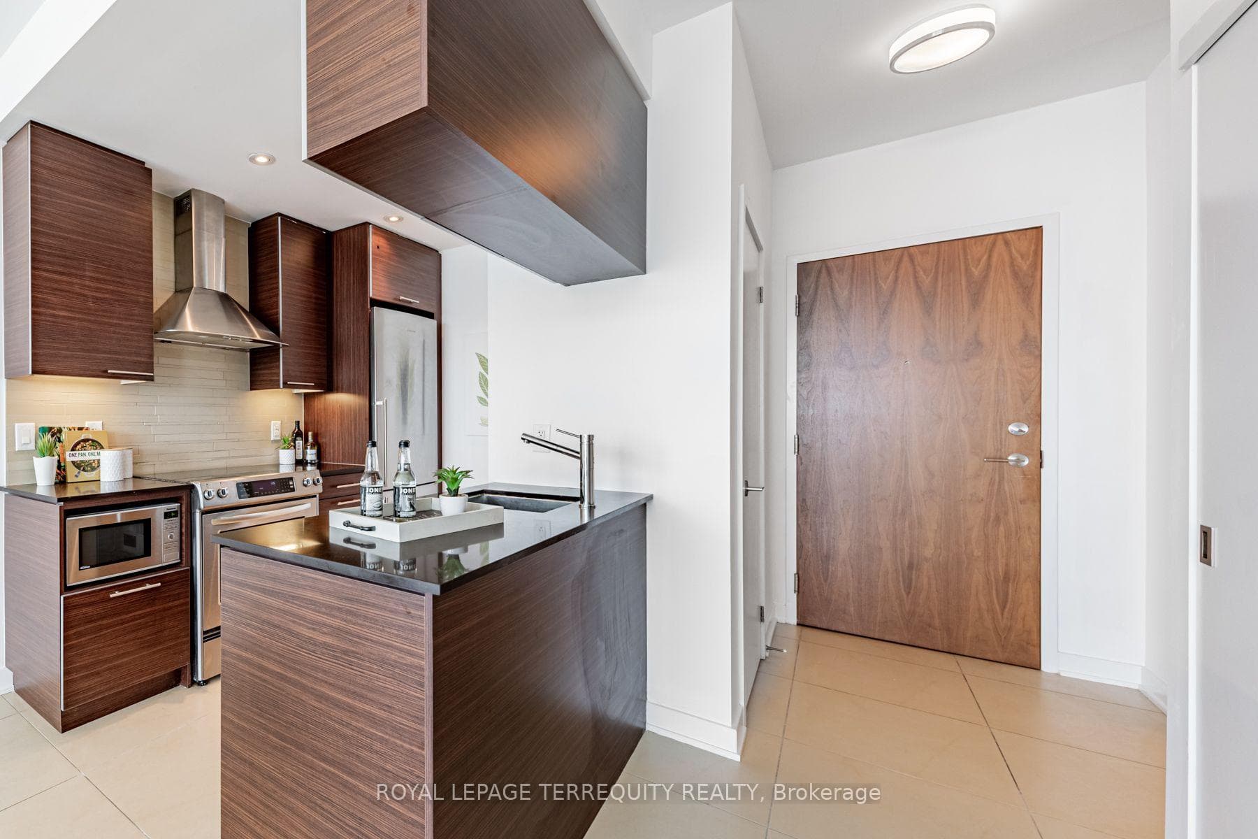 1 Market Street Unit 1410 photo 9