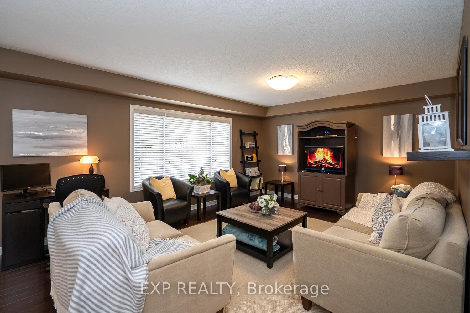 6 Robert Simone Way photo 5