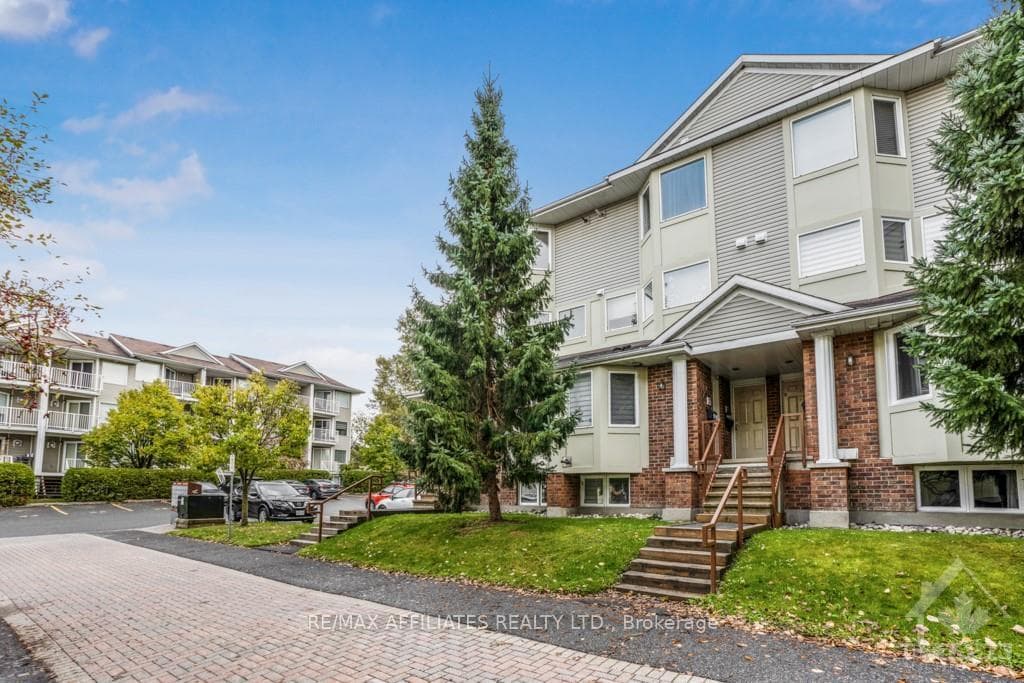1400 Wildberry Court Unit 19 photo 2