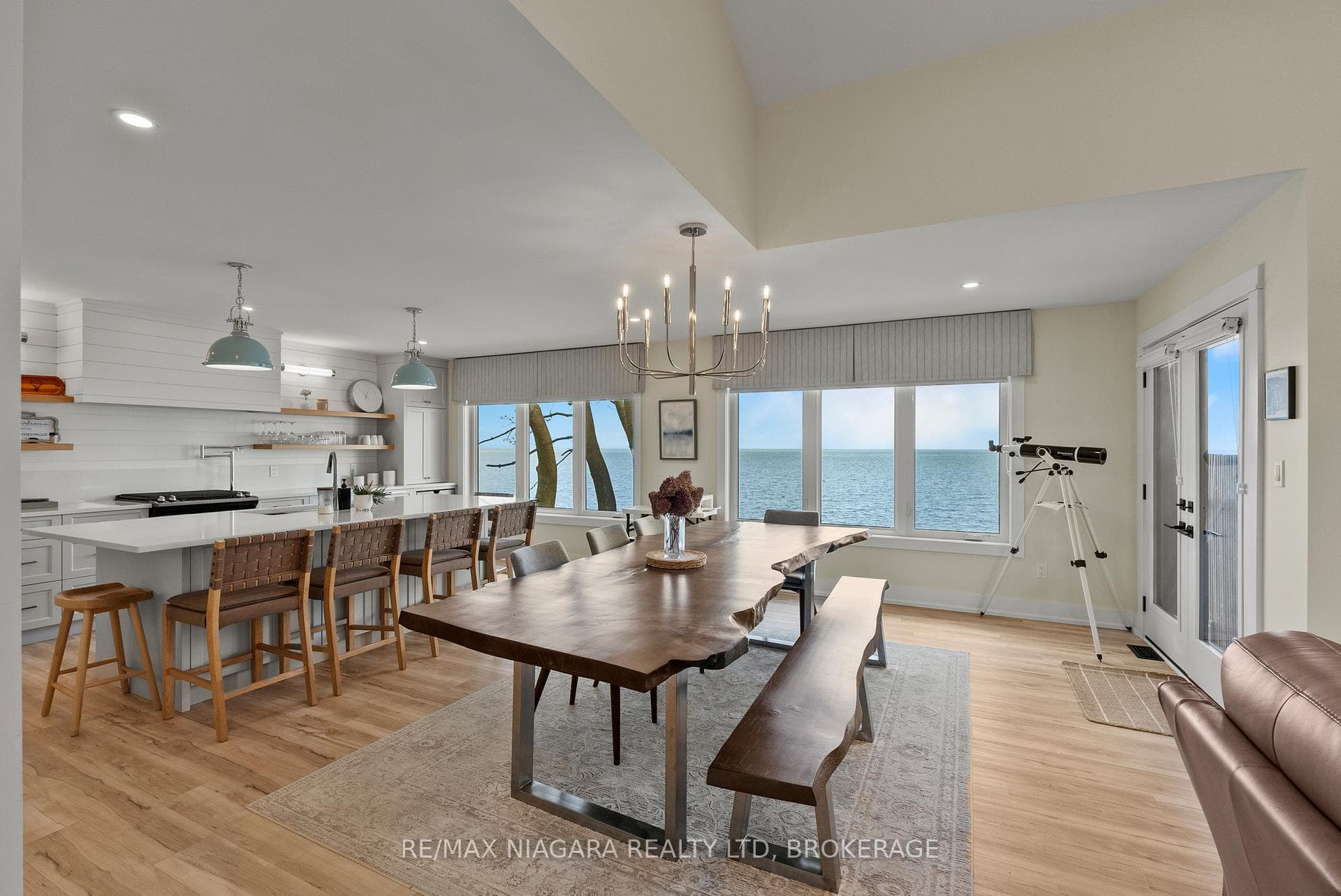 11605 Beach Road photo 10