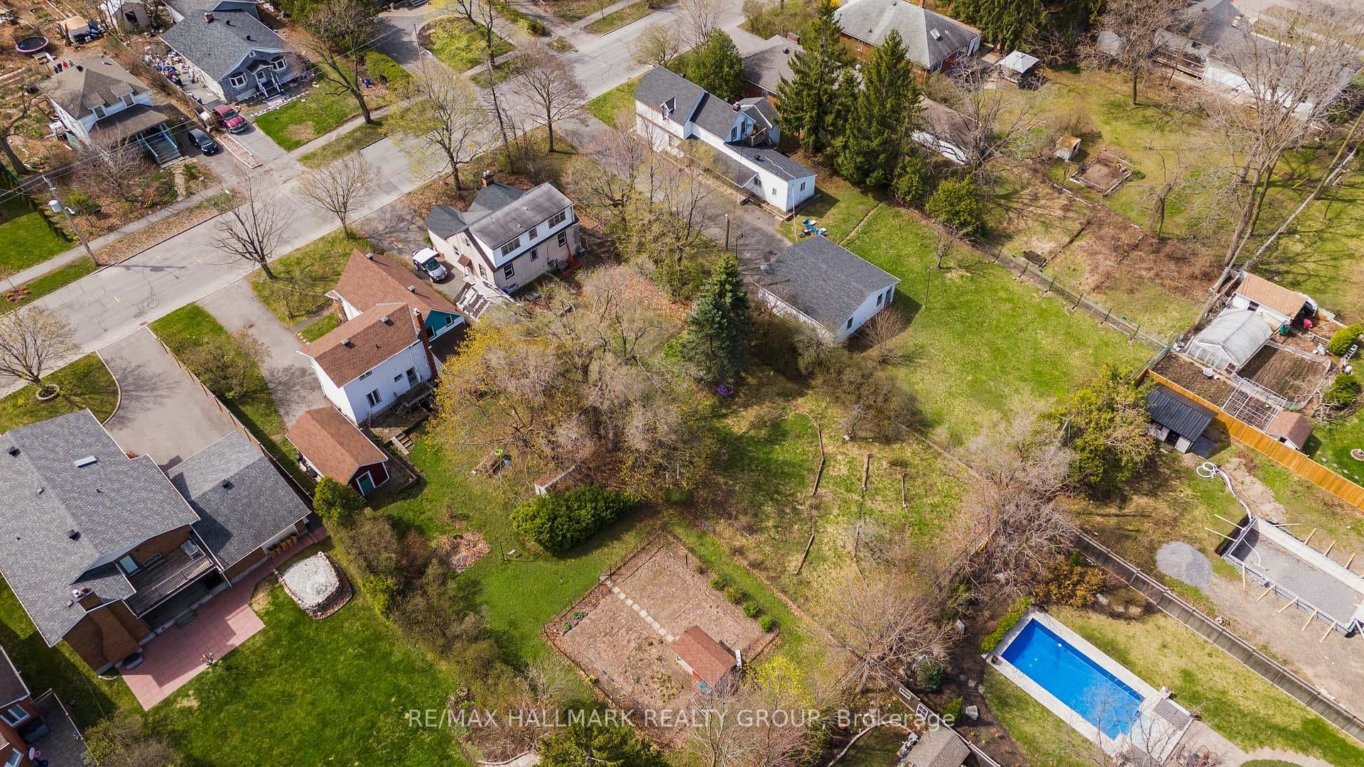 279/285 Pleasant Park Road photo 10