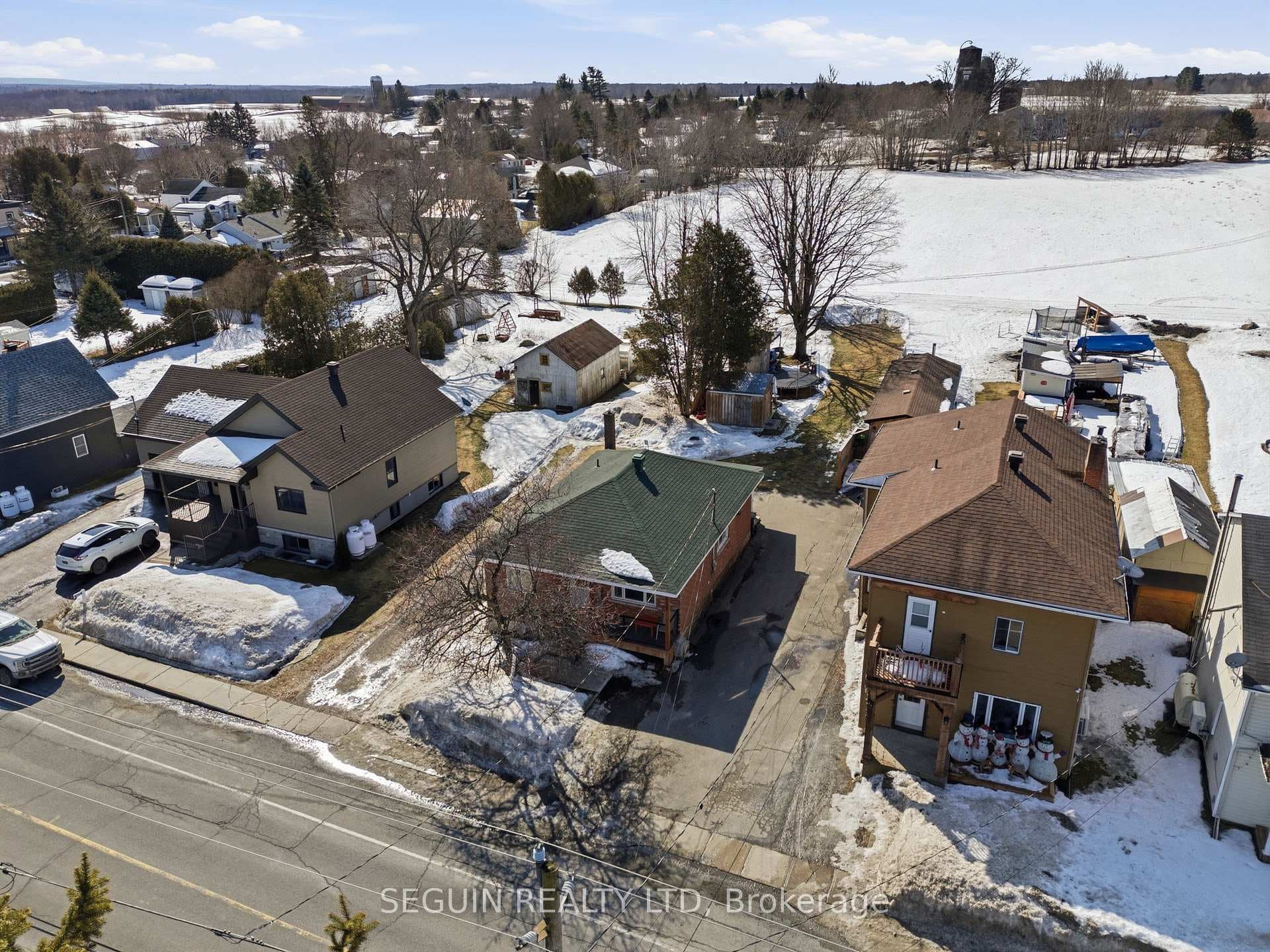 1932 Principale Street photo 26