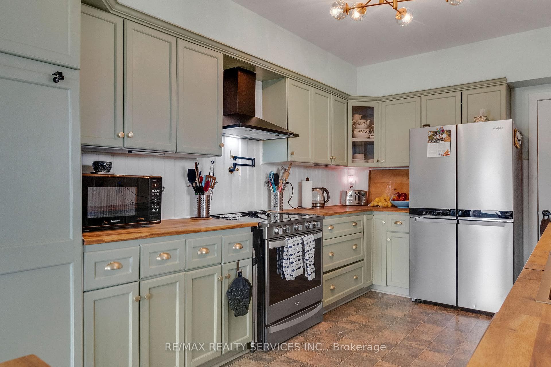 939 Beach Boulevard Unit Room photo 11
