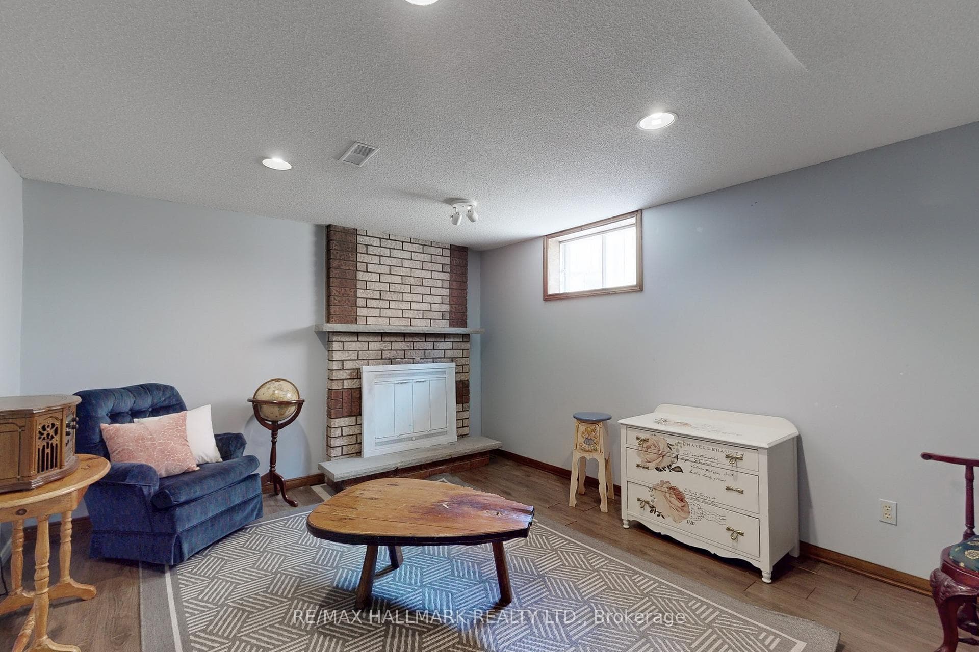 111 Kerr Boulevard photo 33