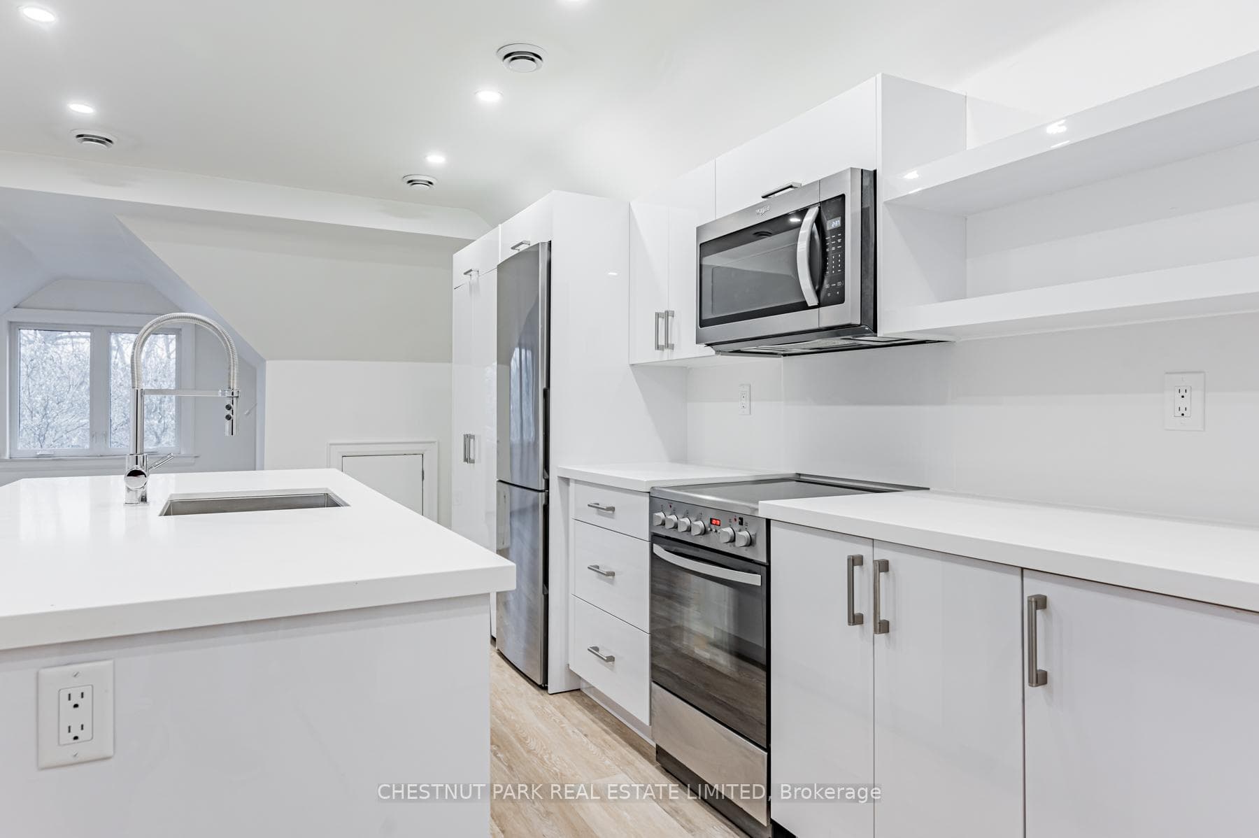 6 Glen Edyth Drive Unit Upper photo 5