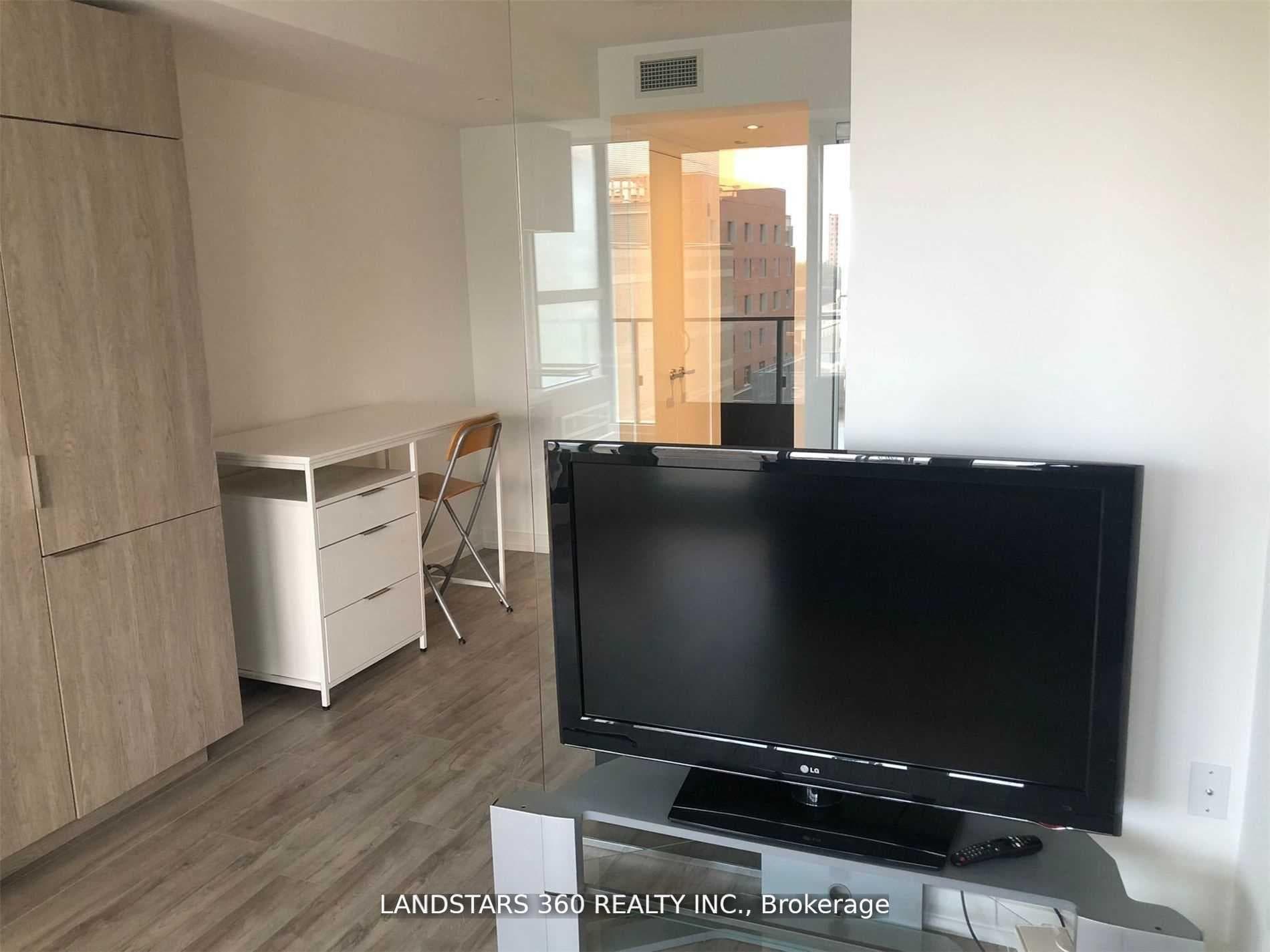 77 Shuter Street Unit 609 photo 7
