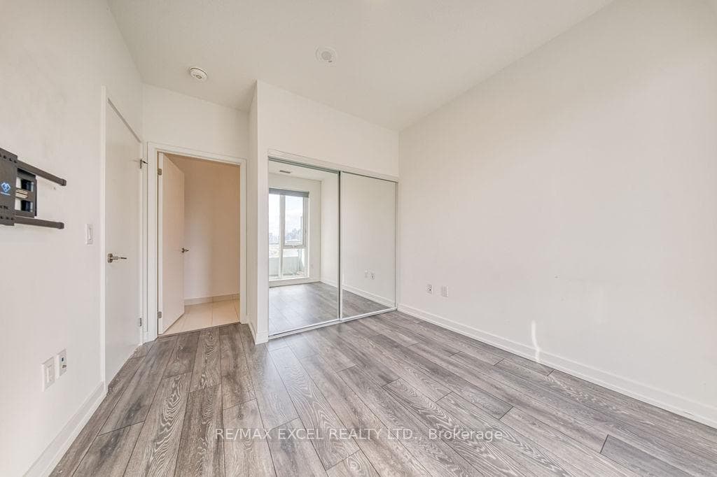 225 Sumach Street Unit 1009 photo 41