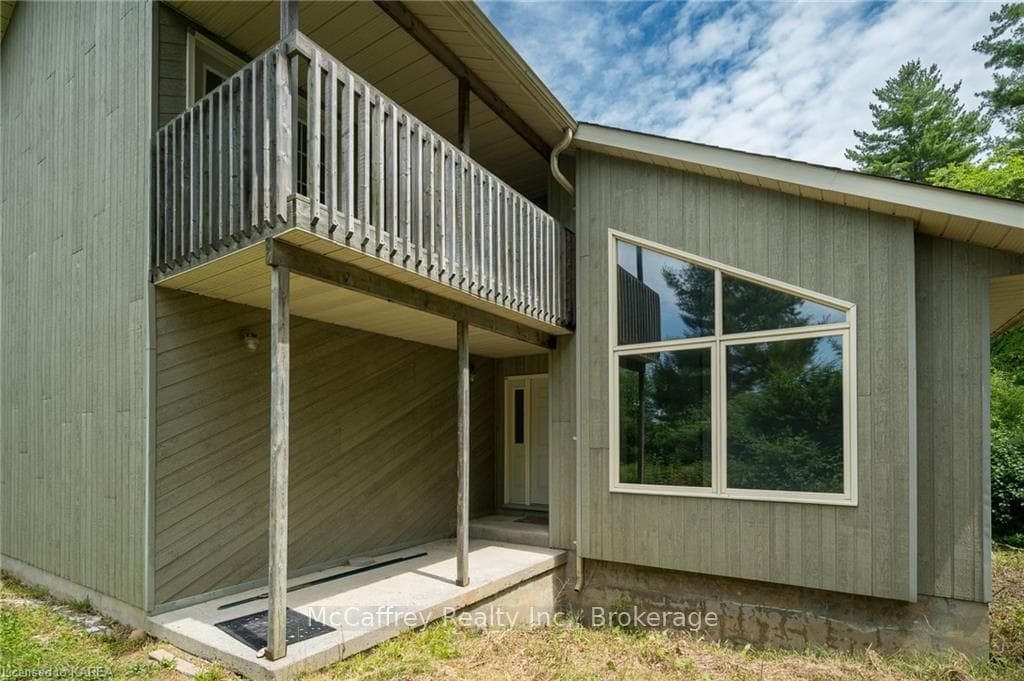 143 PINECREST Road photo 3