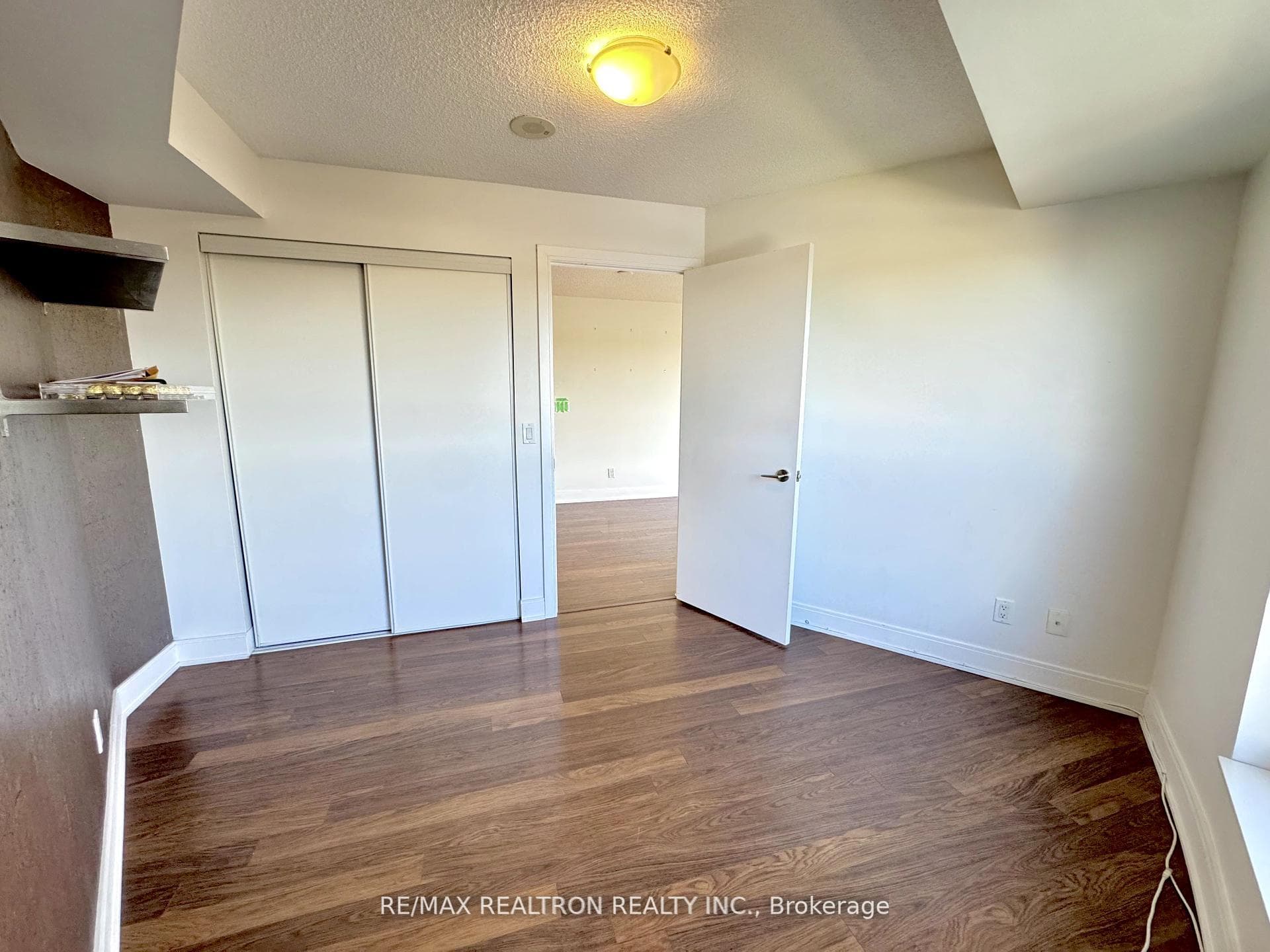 135 Village Green Square Unit 824 photo 18