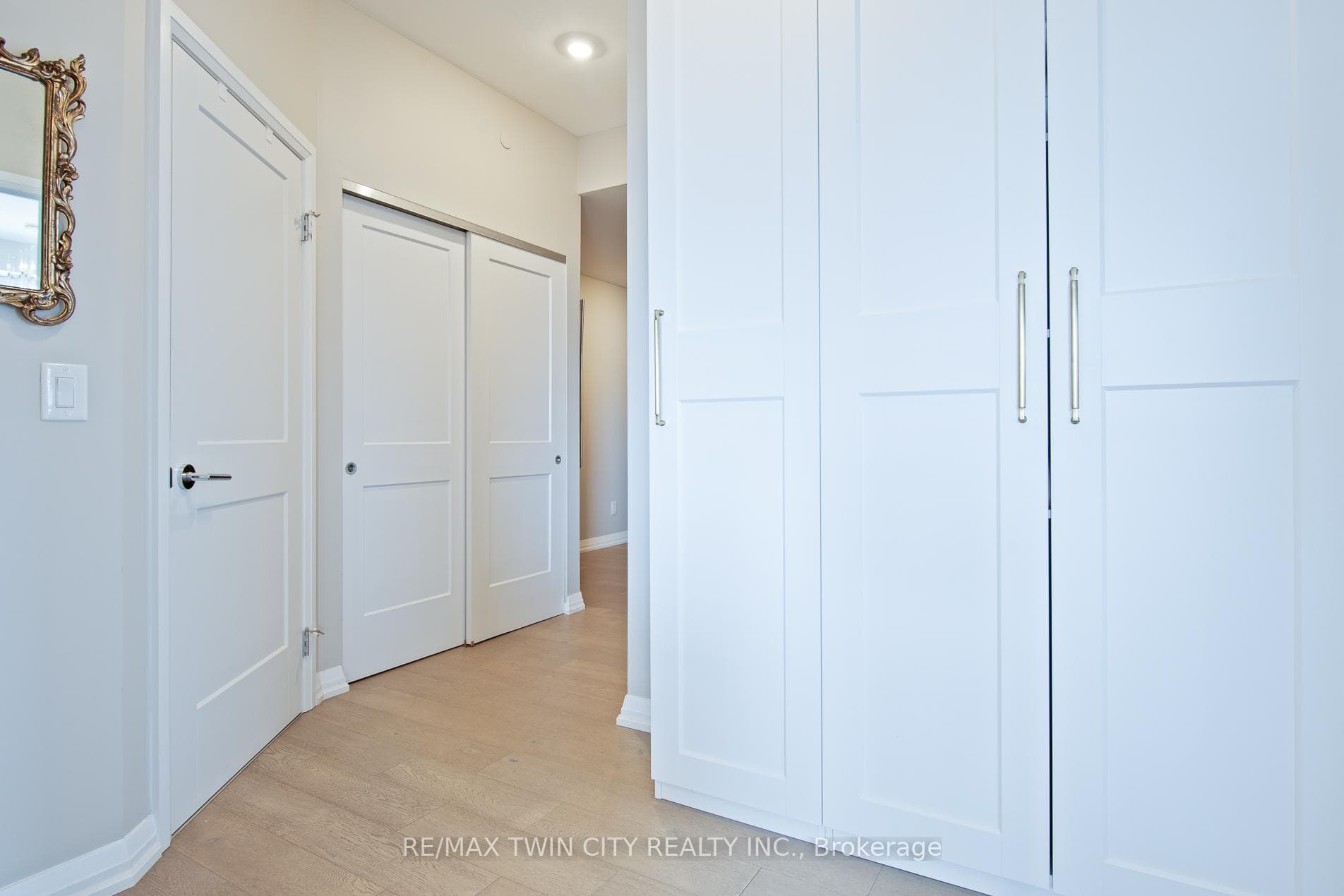 155 Caroline Street Unit 1009 photo 21