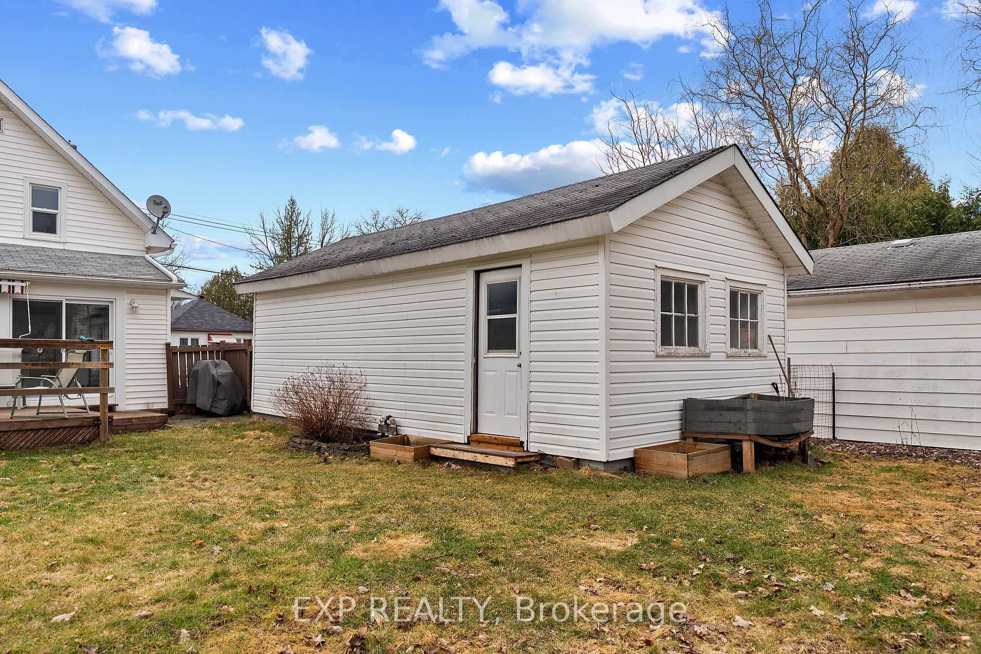 270 HARRY Street photo 7