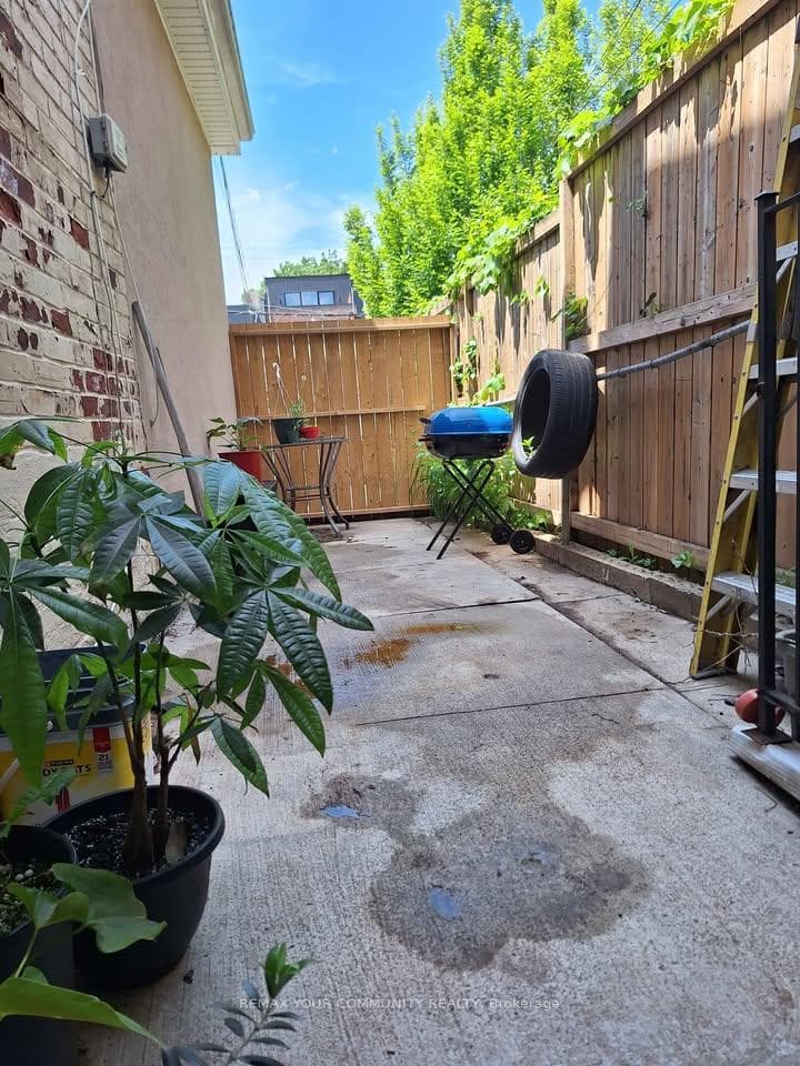 176 Lisgar Street Unit Bsmt photo 4