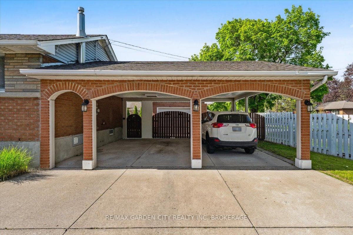 21 Kilbourne Crescent photo 5