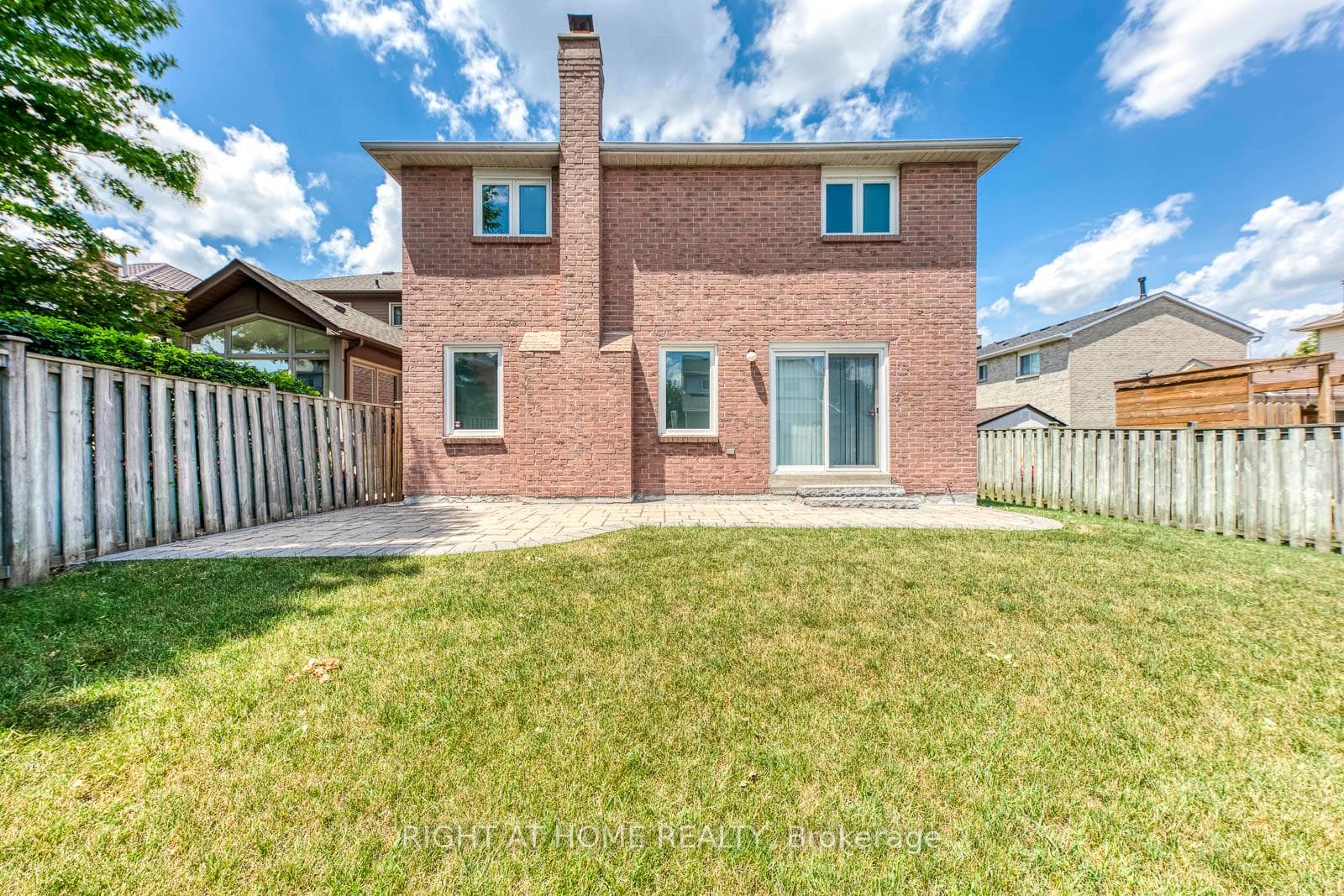 17 Nickel Crescent photo 34