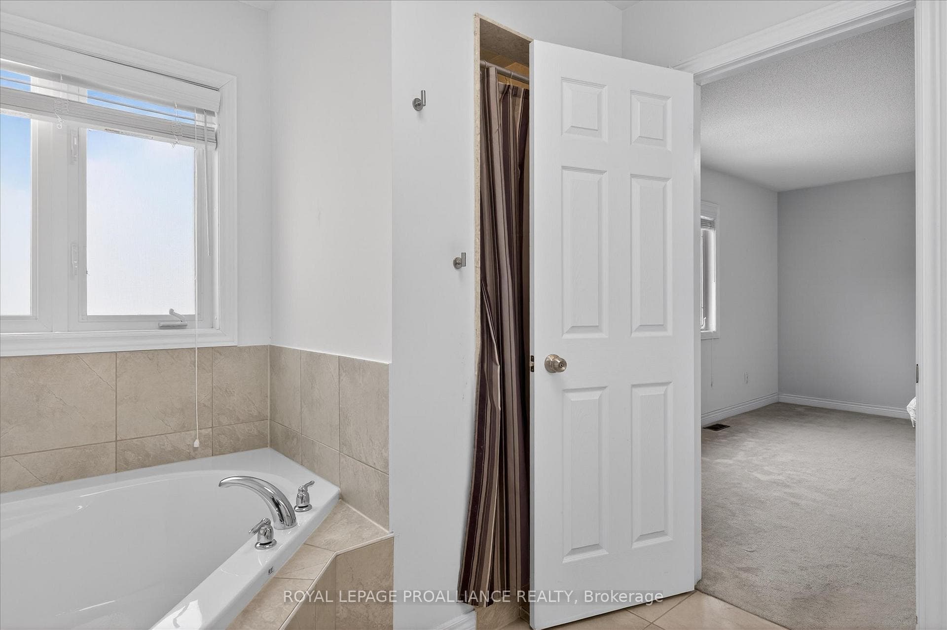 73 Briggs Grove photo 29