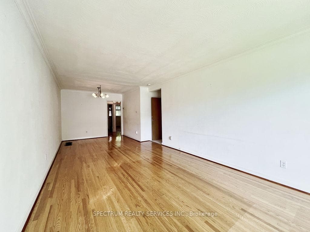 206 Rosemount Avenue photo 18