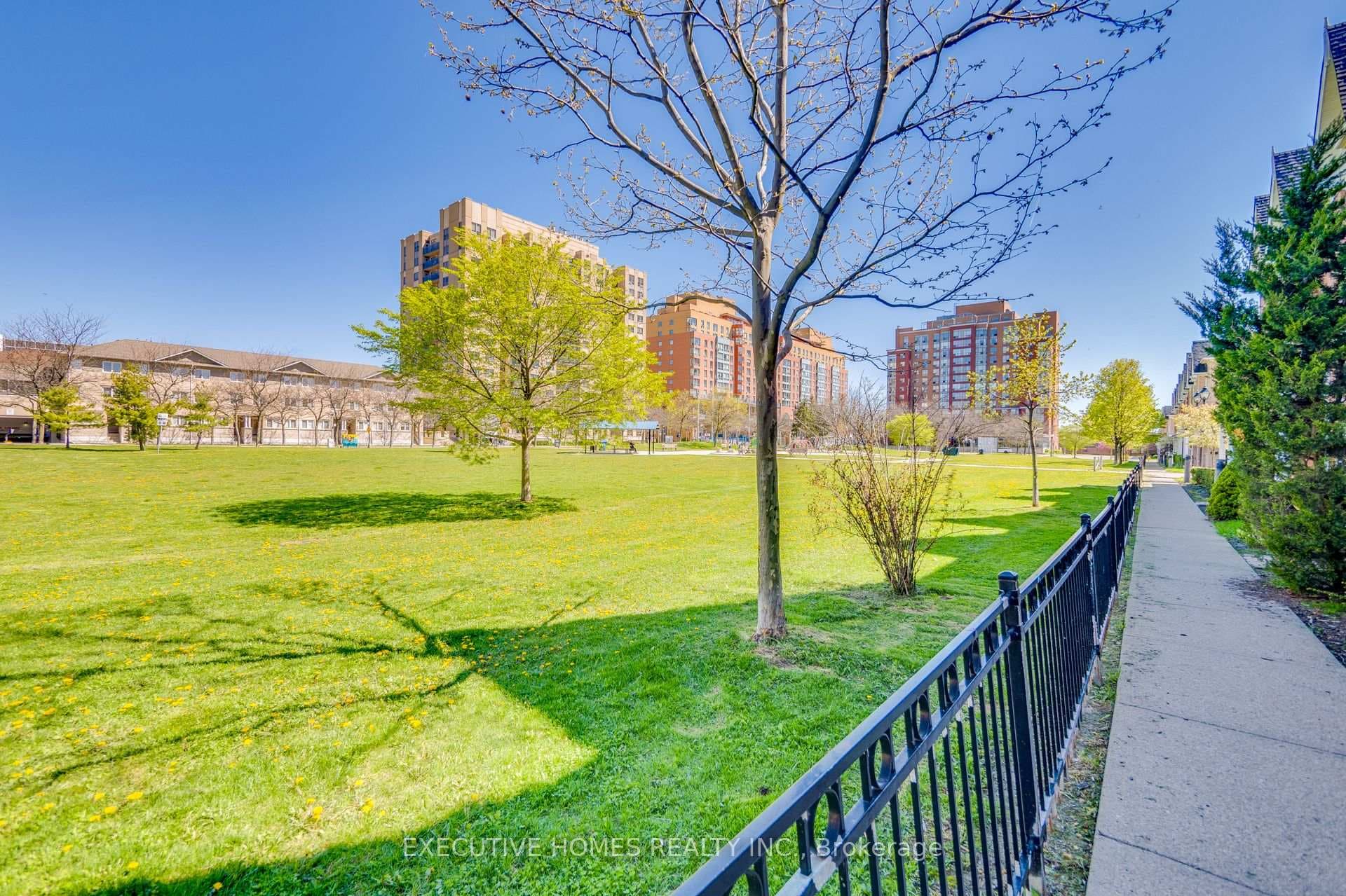 3058 Lakeshore Boulevard Unit 4 photo 38