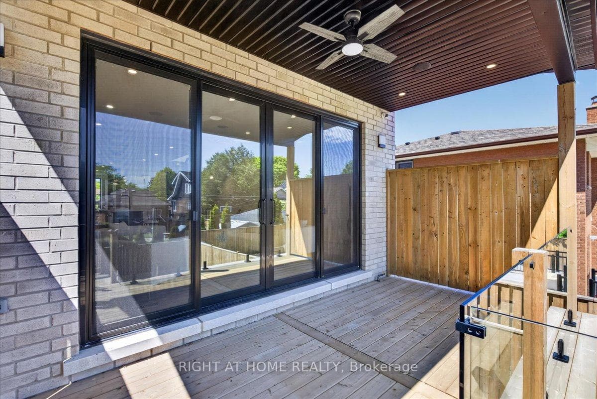 15B ROSEMEADE Avenue photo 45