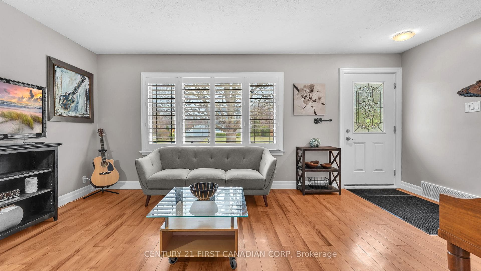 1499 North Vernon Avenue photo 3