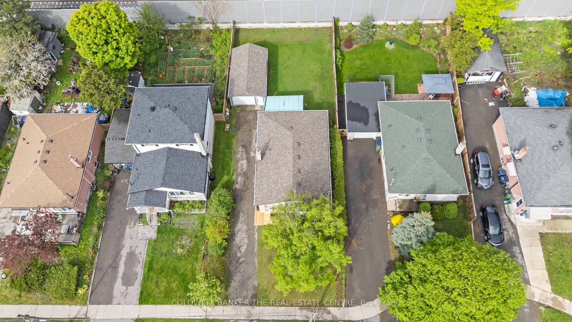 135 Lord Roberts Drive photo 3