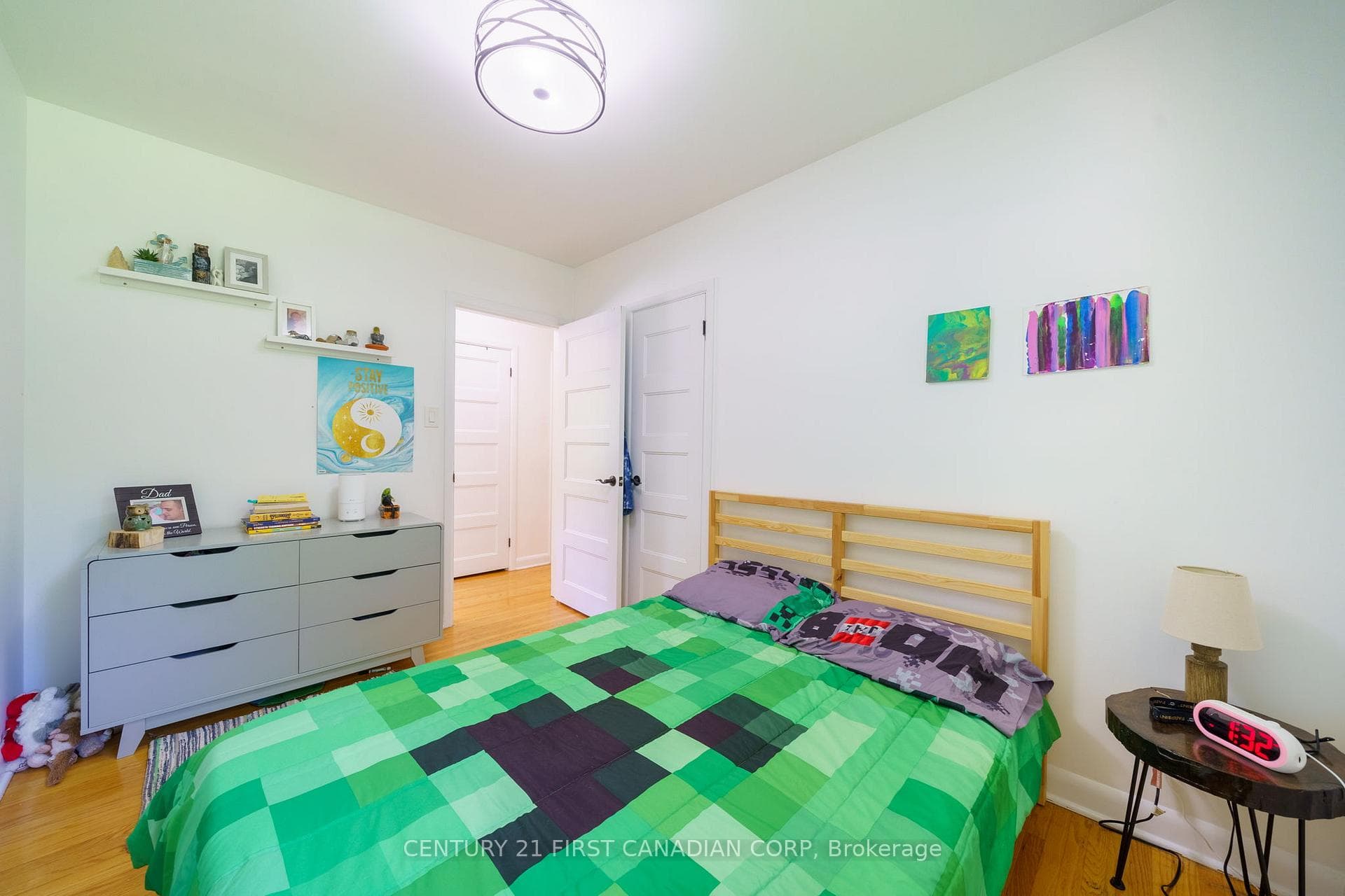 80 St George Street photo 18