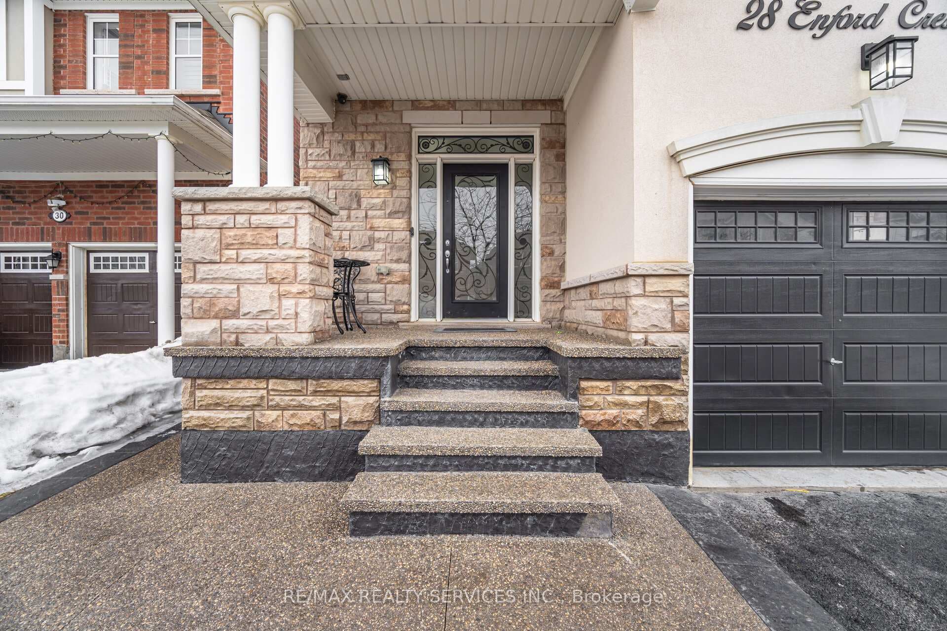 28 Enford Crescent photo 6