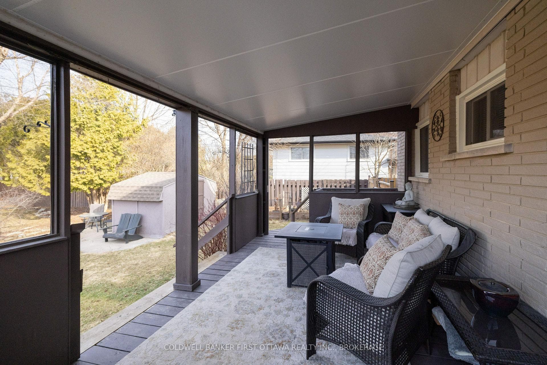 695 Laidlaw Crescent photo 44
