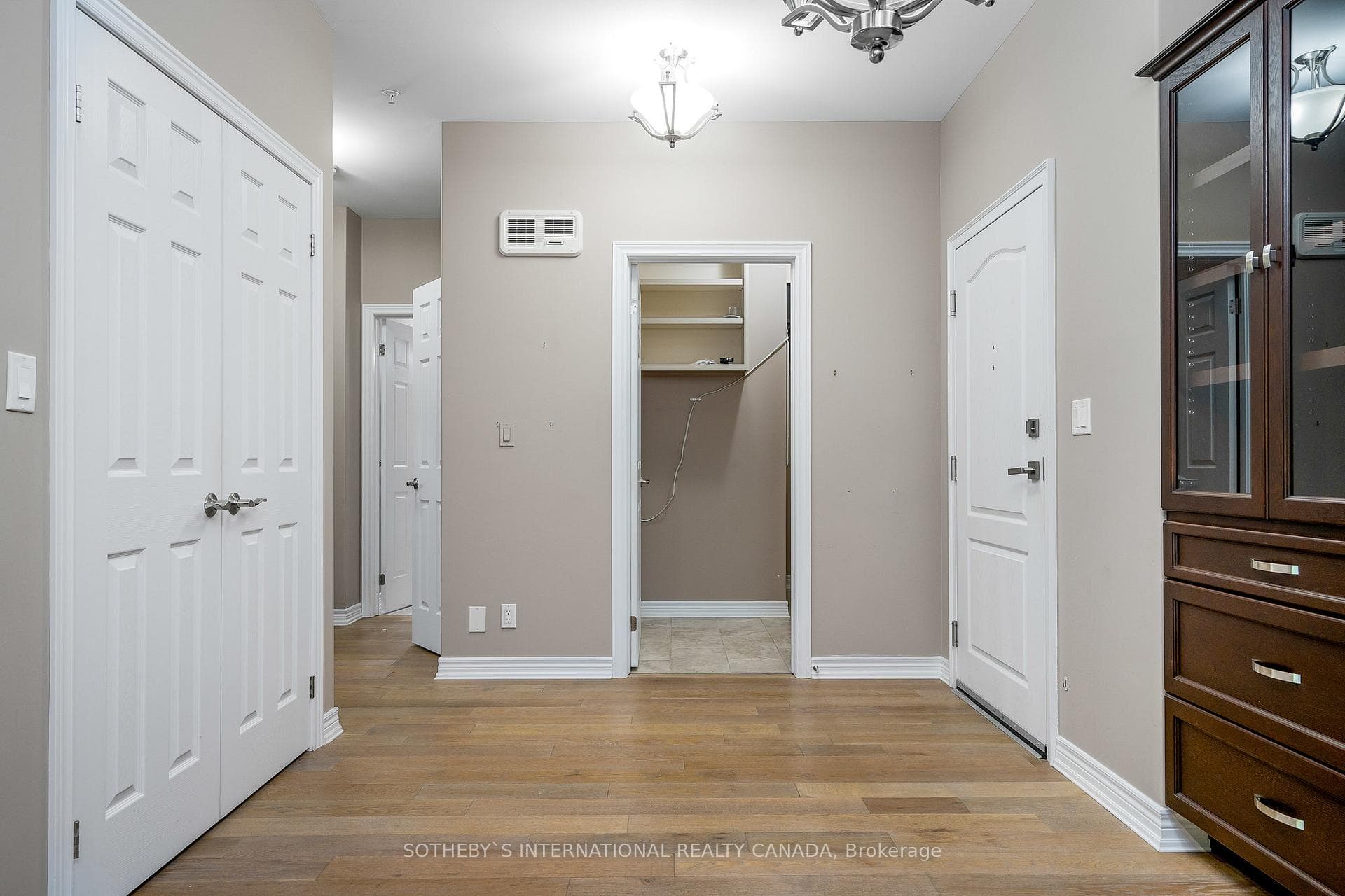 1 Chamberlain Crescent Unit 106 photo 7