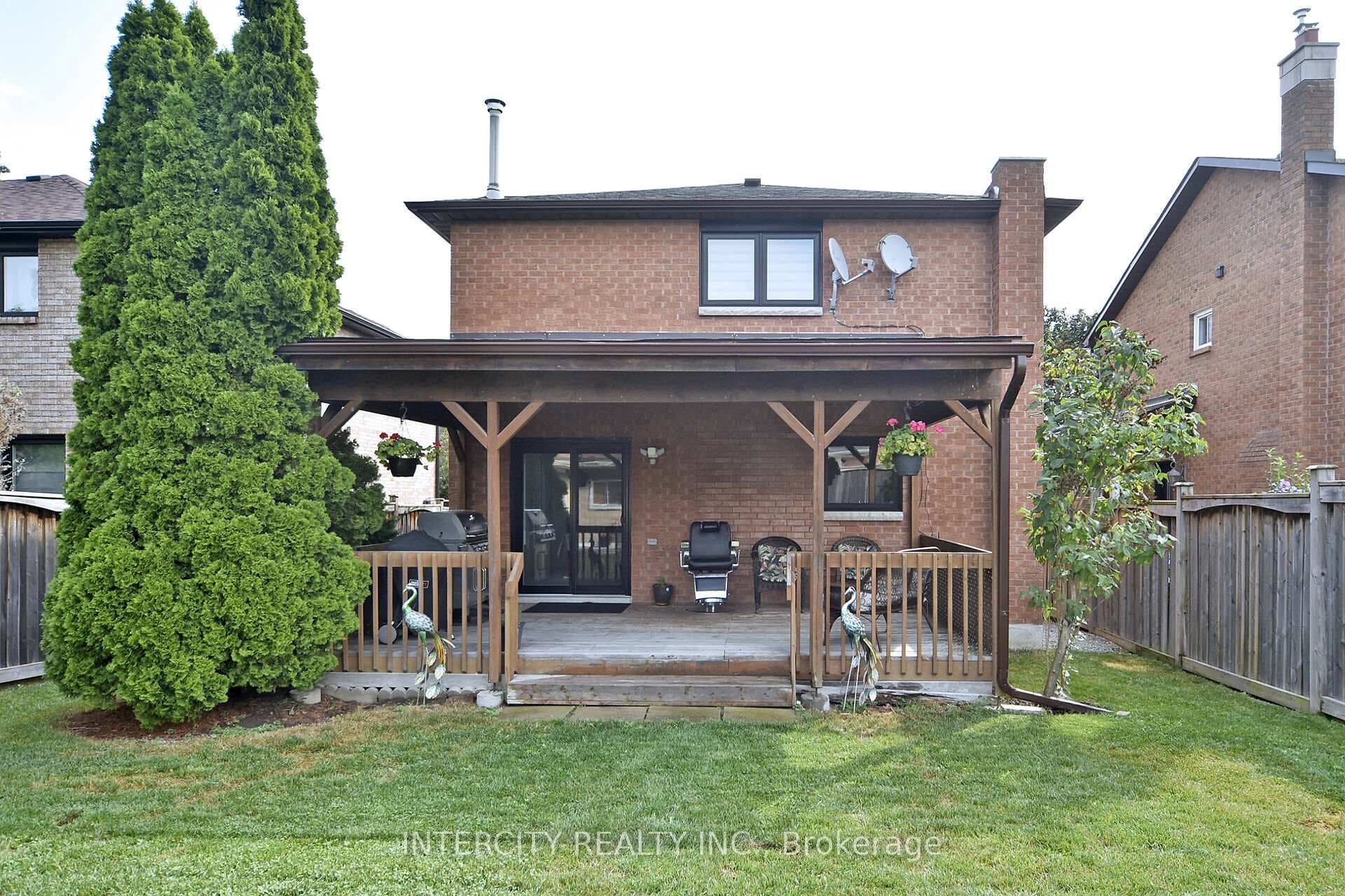 137 Largo Crescent photo 36