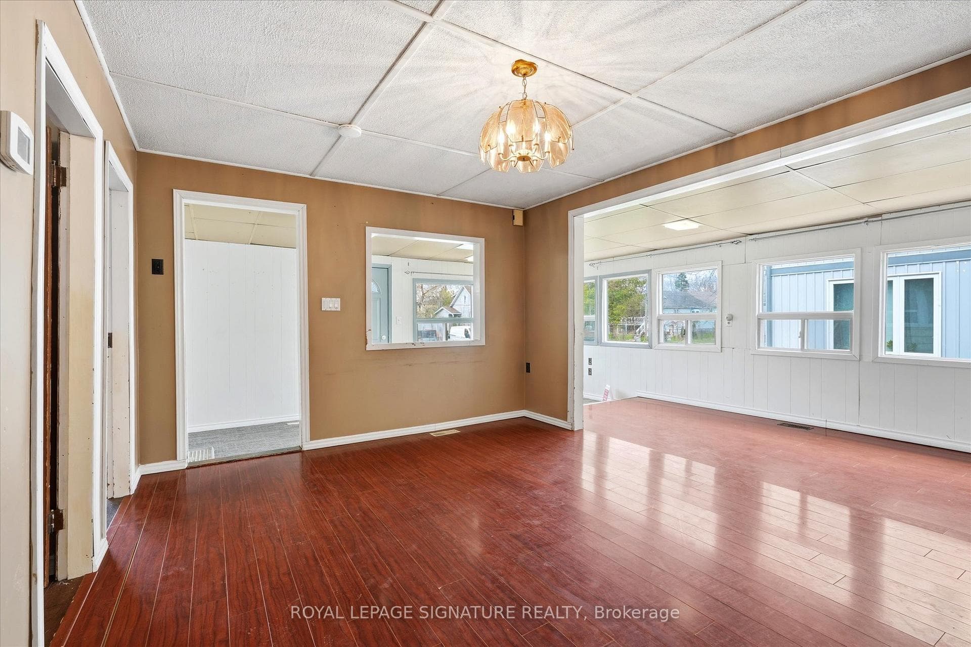 54 Farley Circle photo 3