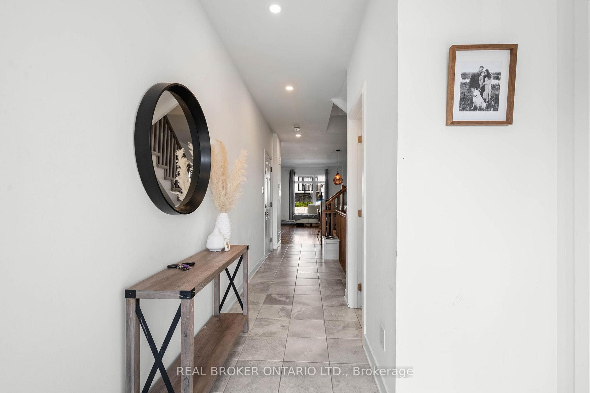 645 Rathburn Lane photo 3