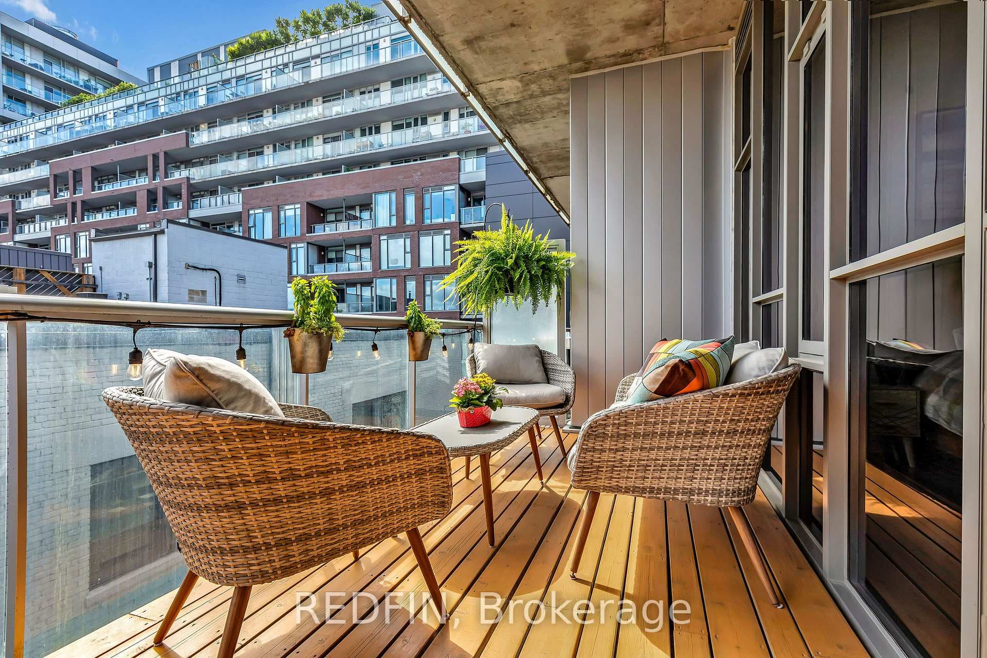 625 Queen Street Unit 301 photo 15