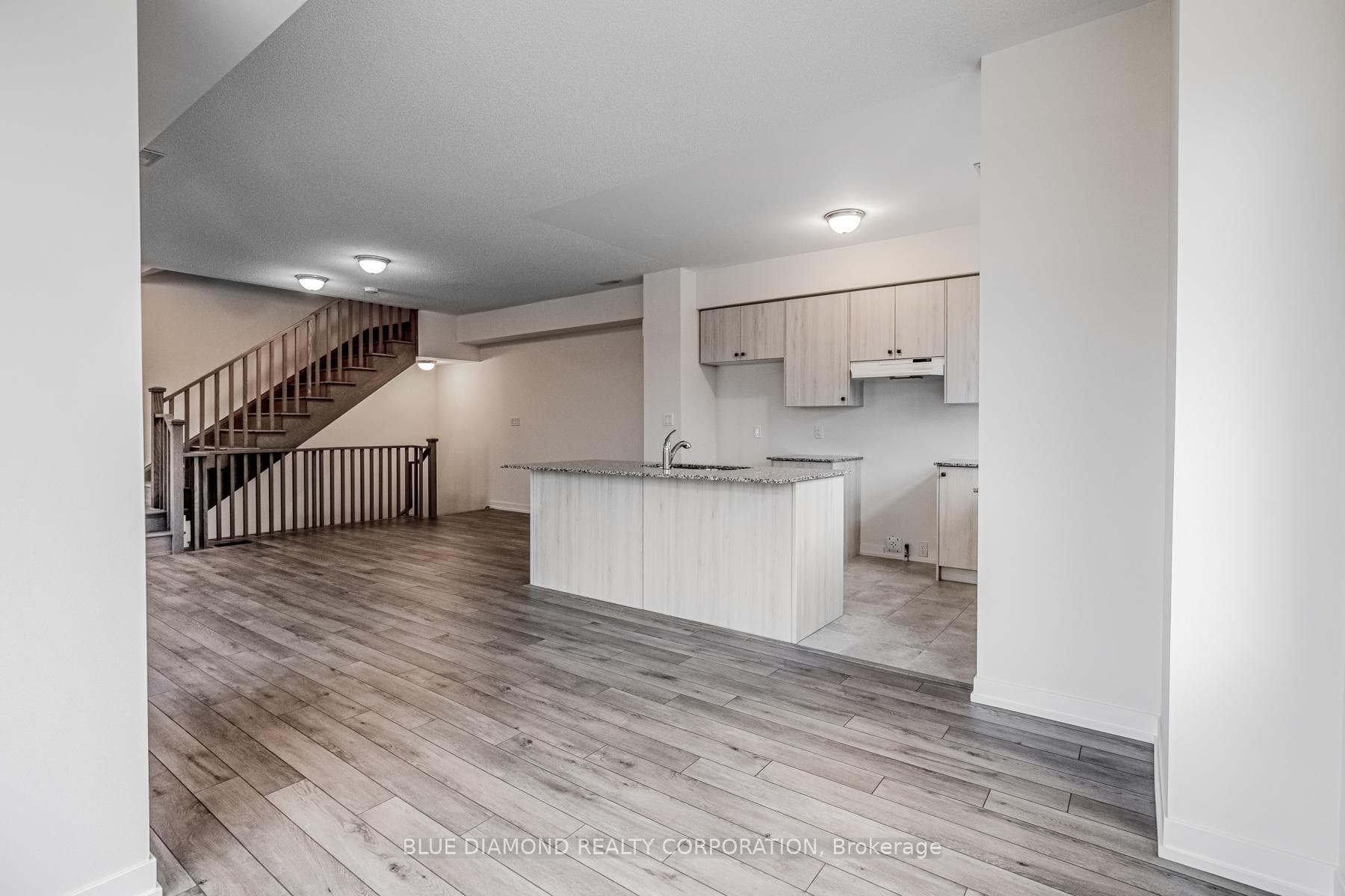 1560 WELLWOOD Terrace photo 13