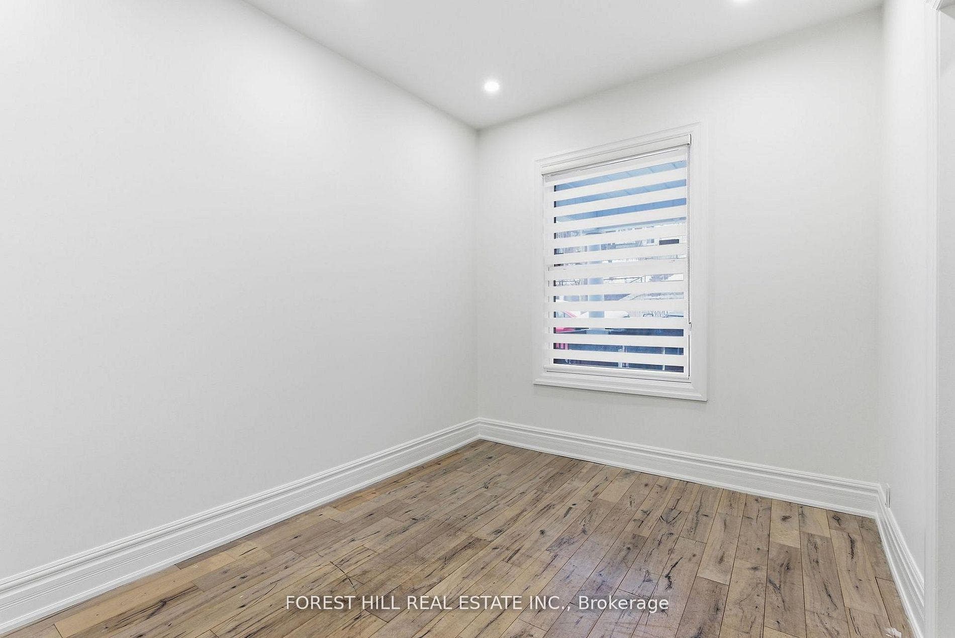 1297 Davenport Road photo 8