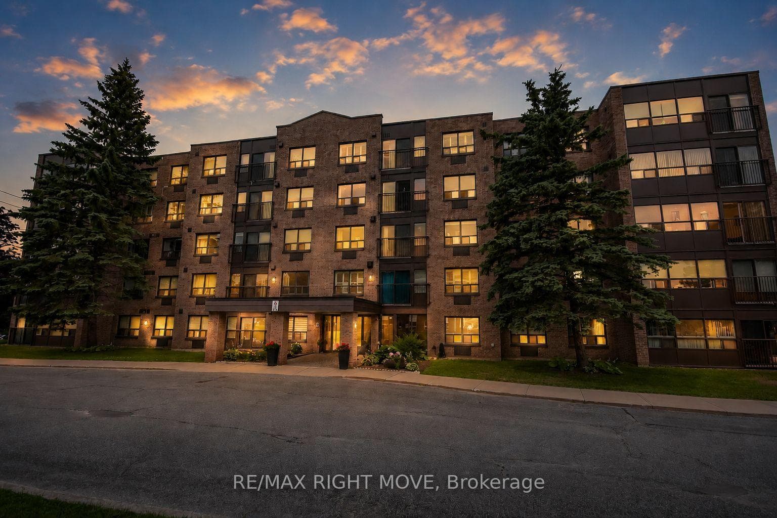 54 Fittons Road Unit 306 photo 2