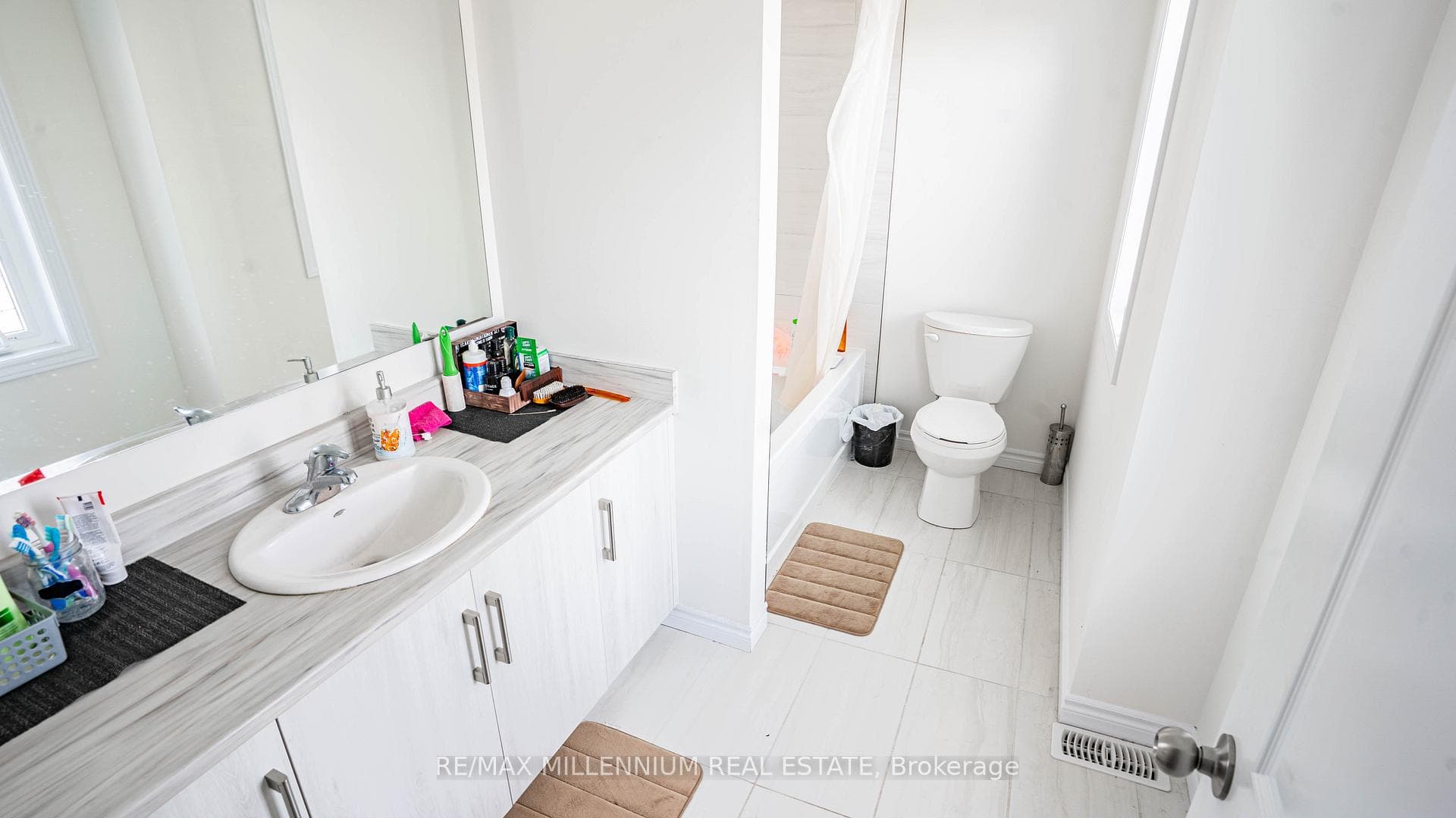 34 Henry Maracle Street photo 19
