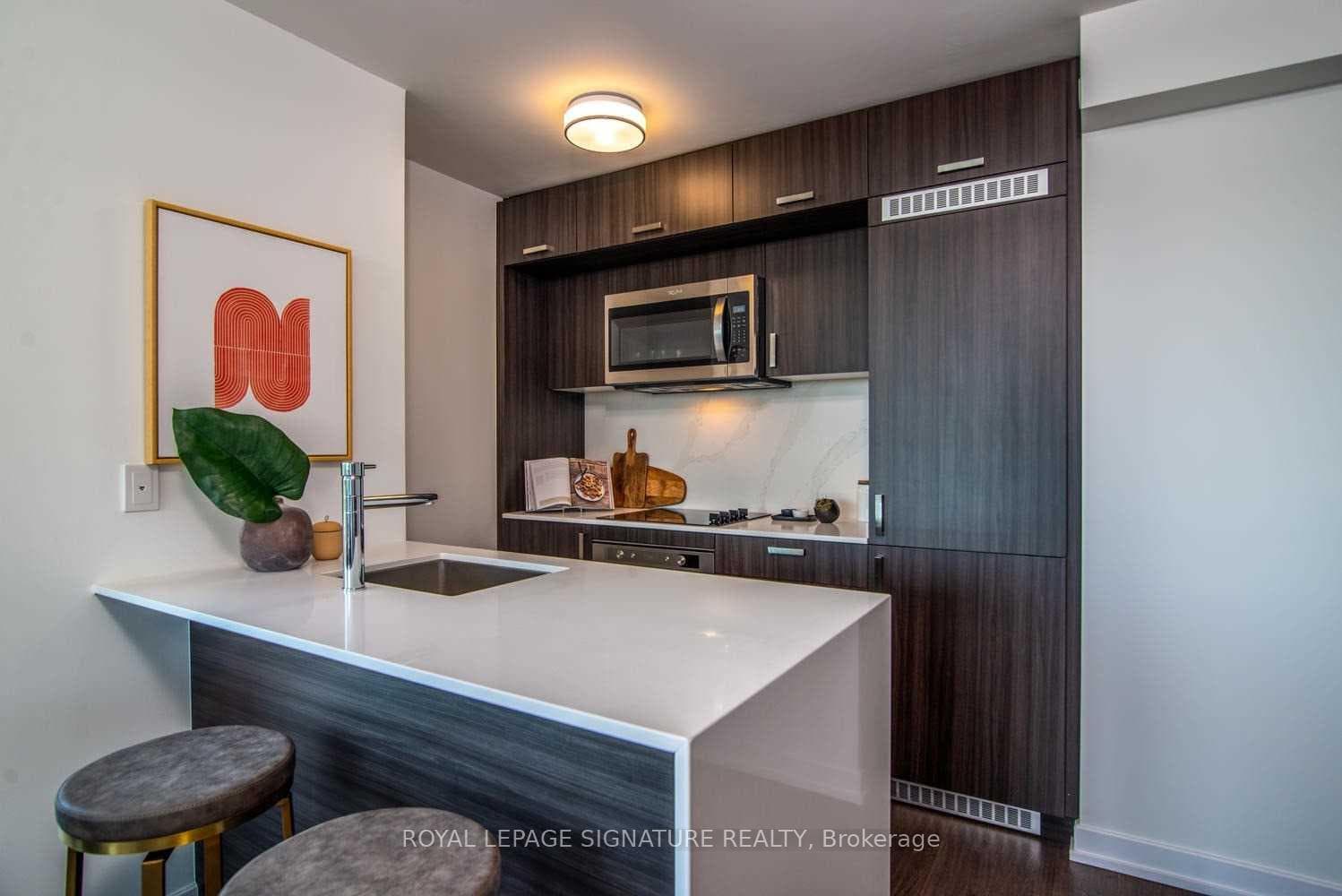 18 Erskine Avenue Unit 2203 photo 6