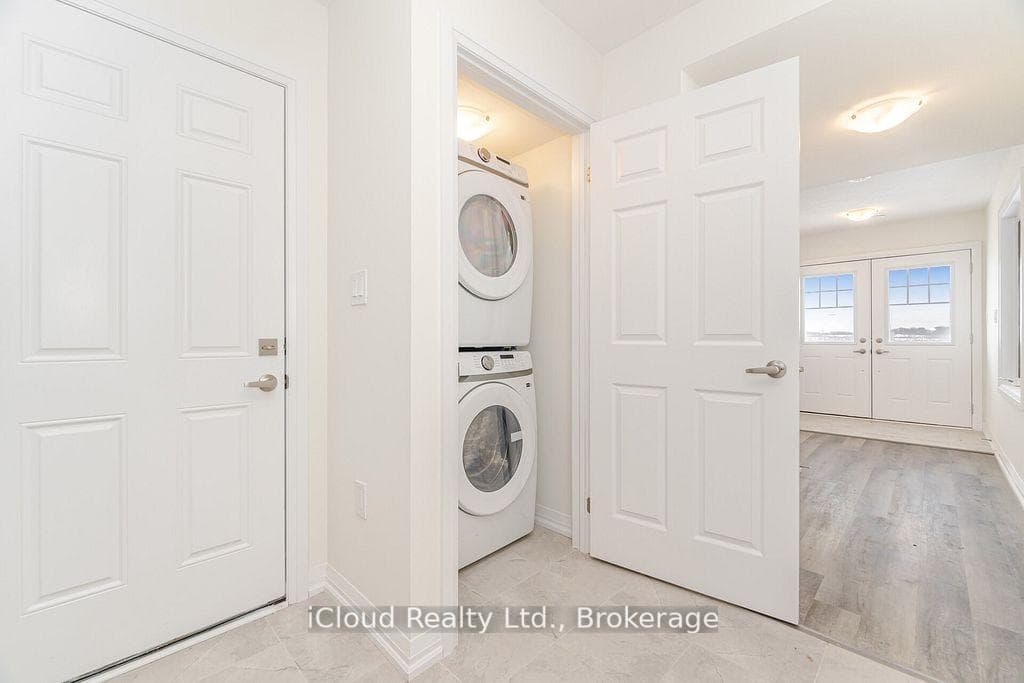 53 Stanley Avenue photo 39