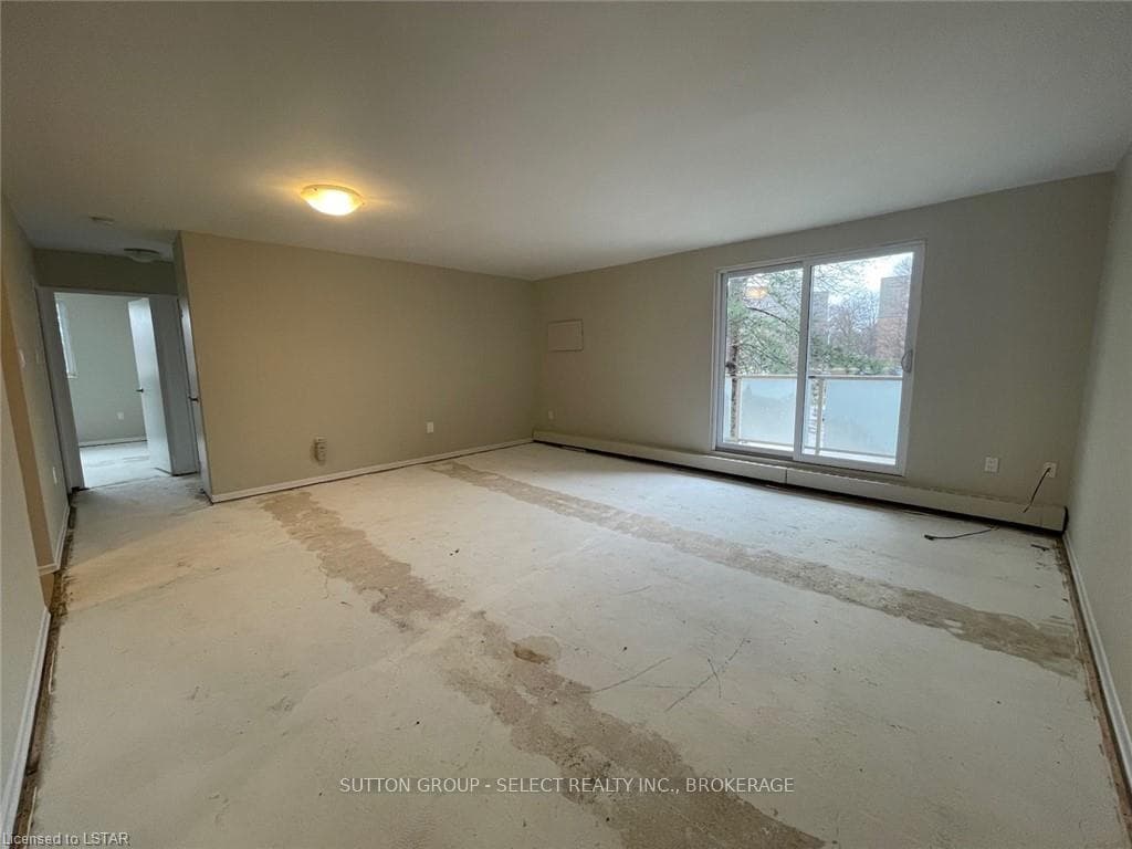 563 MORNINGTON Avenue Unit 202 photo 6