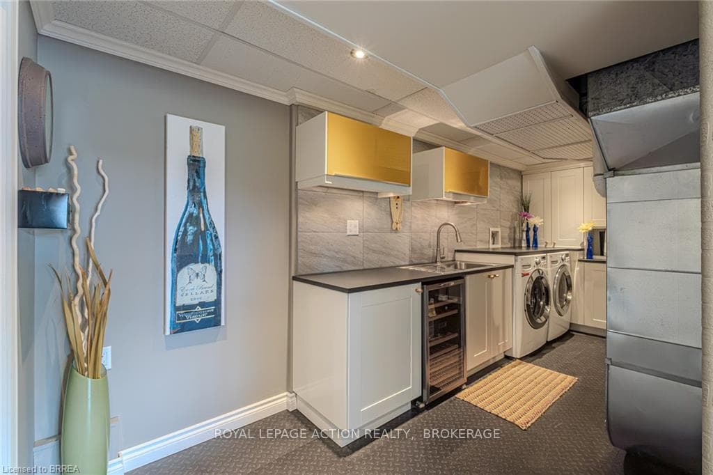 16 DAVERN Road photo 17