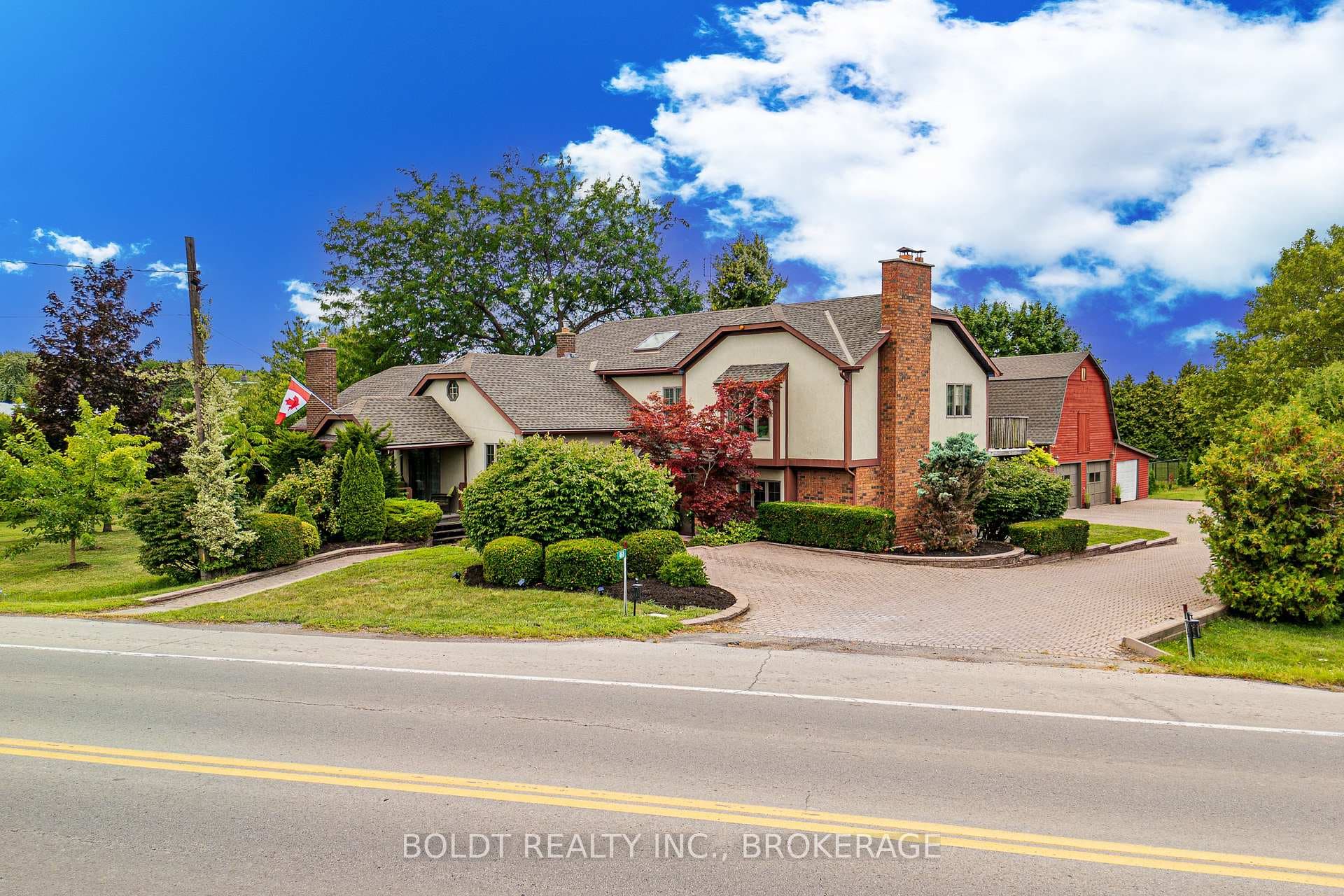 468 Lakeshore Road photo 1