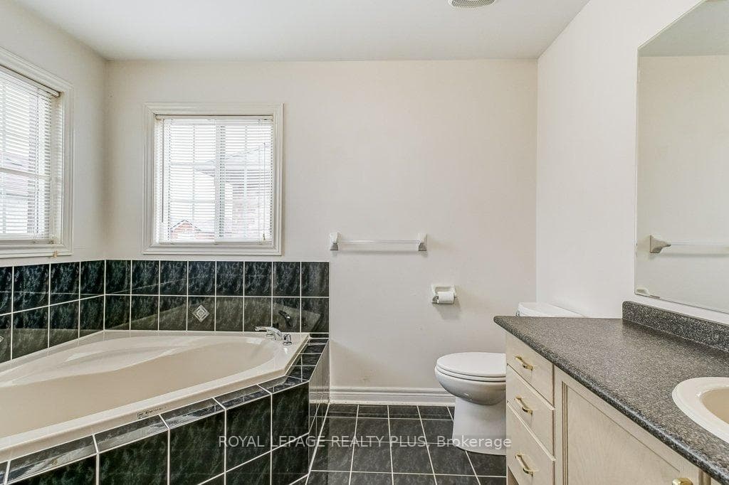5815 Rainspring Drive photo 32