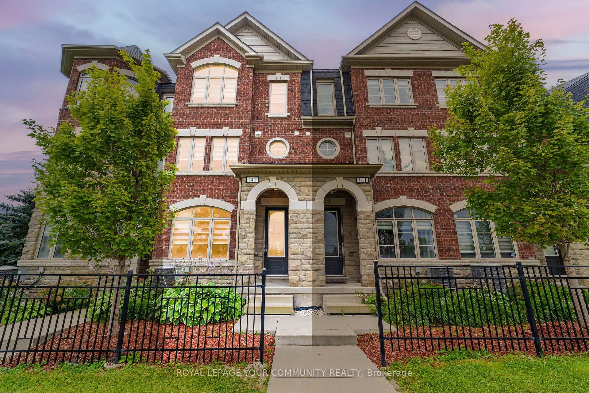 1331 Major Mackenzie Drive Unit 140 photo 1