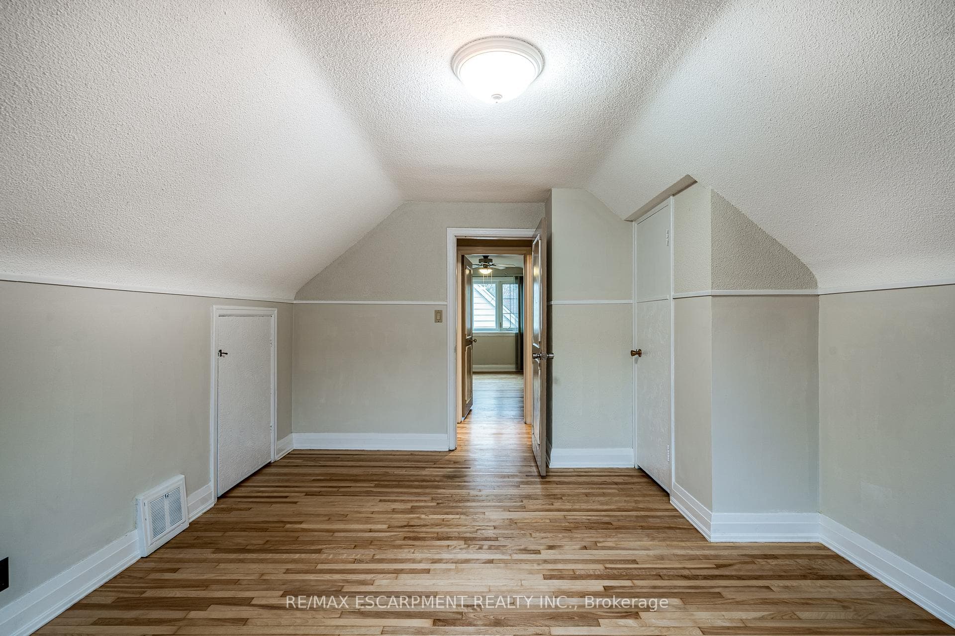 63 Binkley Crescent photo 23