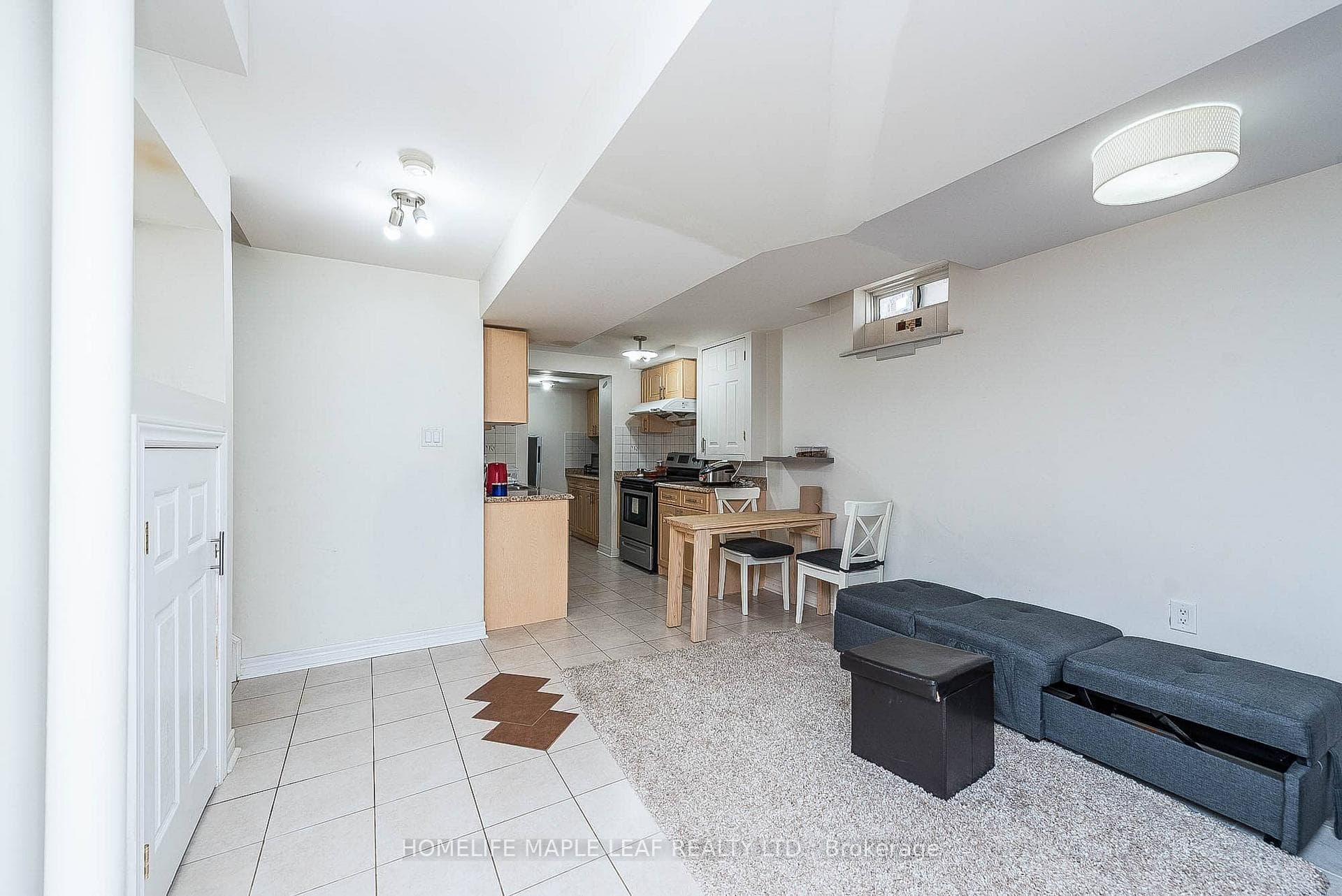 175 Toba Crescent photo 28